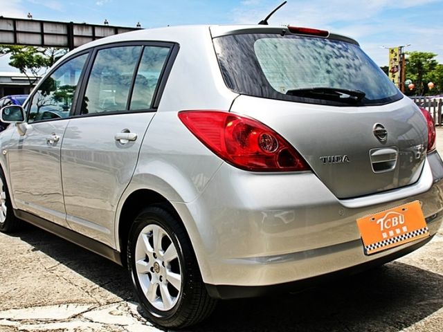 Nissan Tiida Nissan Tiida Findcar