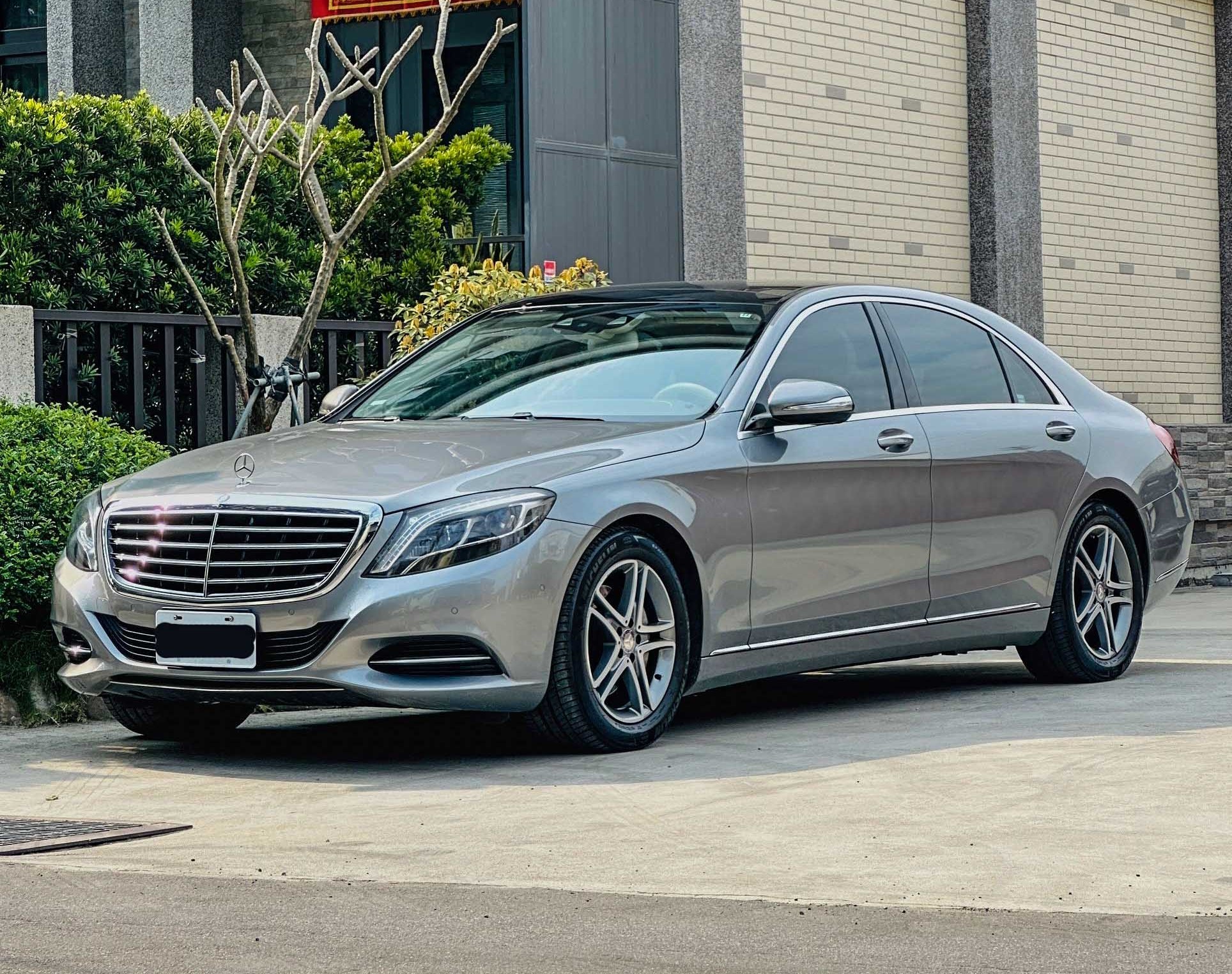 BENZ S400 油電 雙魚眼 電吸門 全景天窗 四區恆溫 中文圖資 氣壓懸吊 摸門 新車價580萬, 現在只要1.6折 即可入主豪華房車霸主  第1張相片