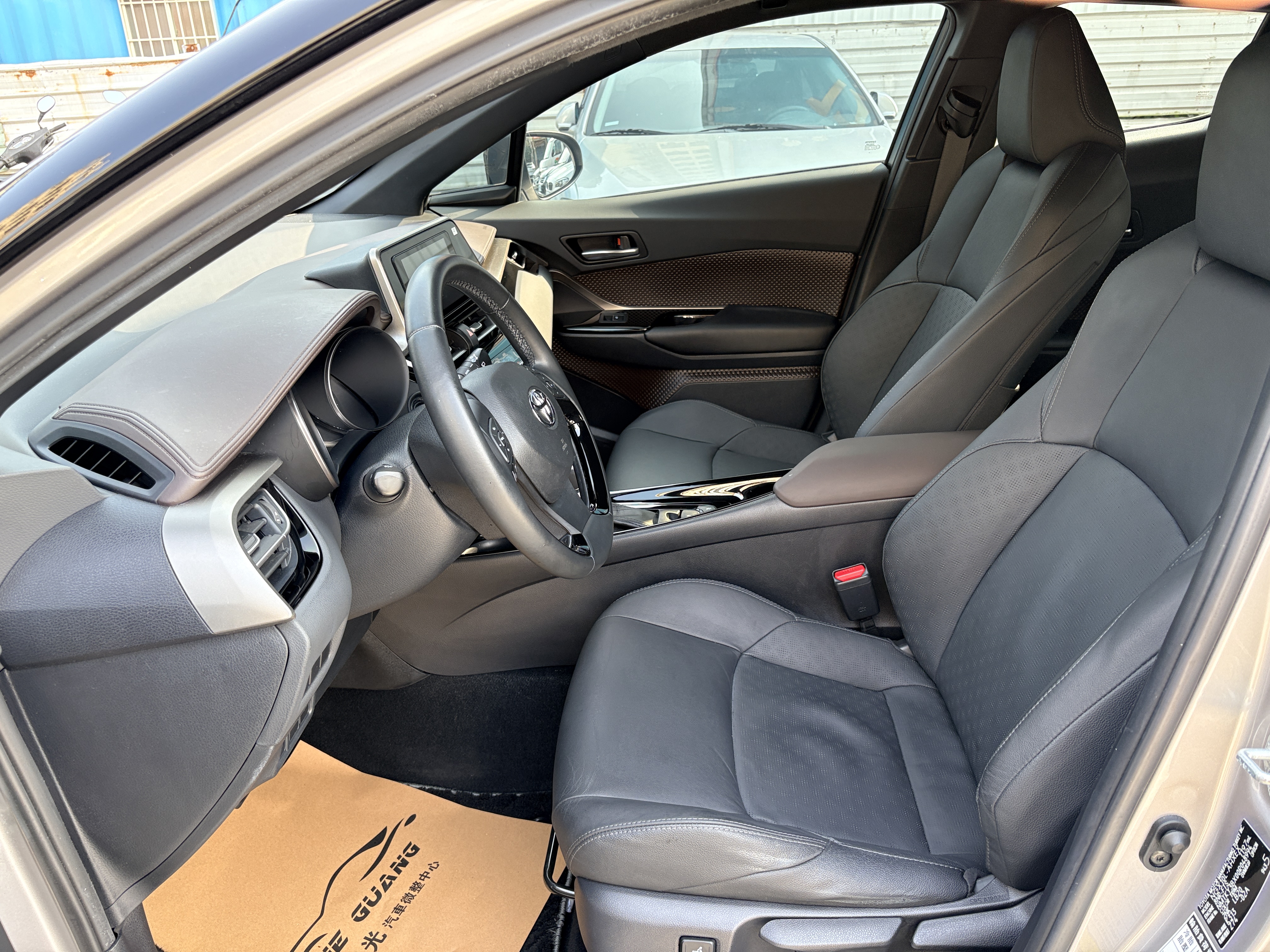 2018年 CHR有認證 有保固  第11張相片