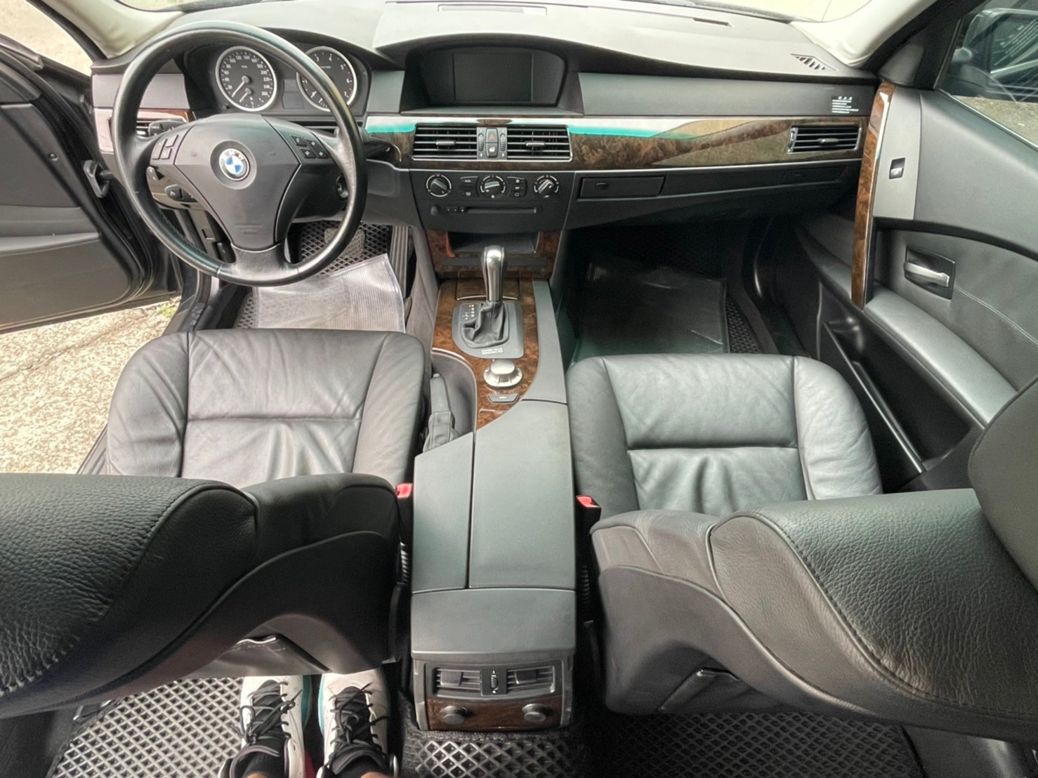 小洪優質車 低里程 2006 寶馬 Bmw e60 523i  0917-541-826   第9張相片