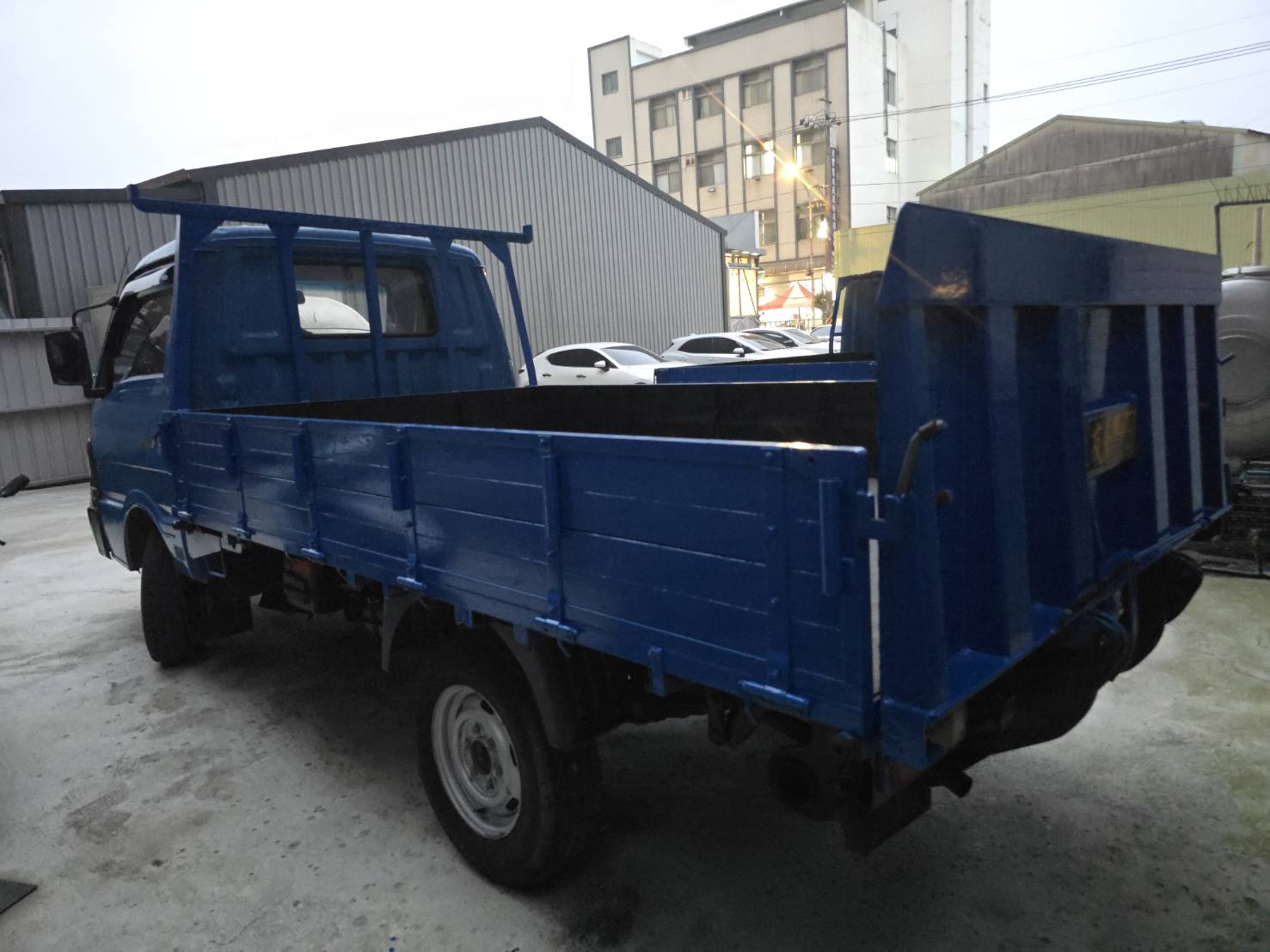 2013年 載卡多 尾門 車況正常 冷氣冷 可以全額貸款 行動 line 0935116634  第2張相片