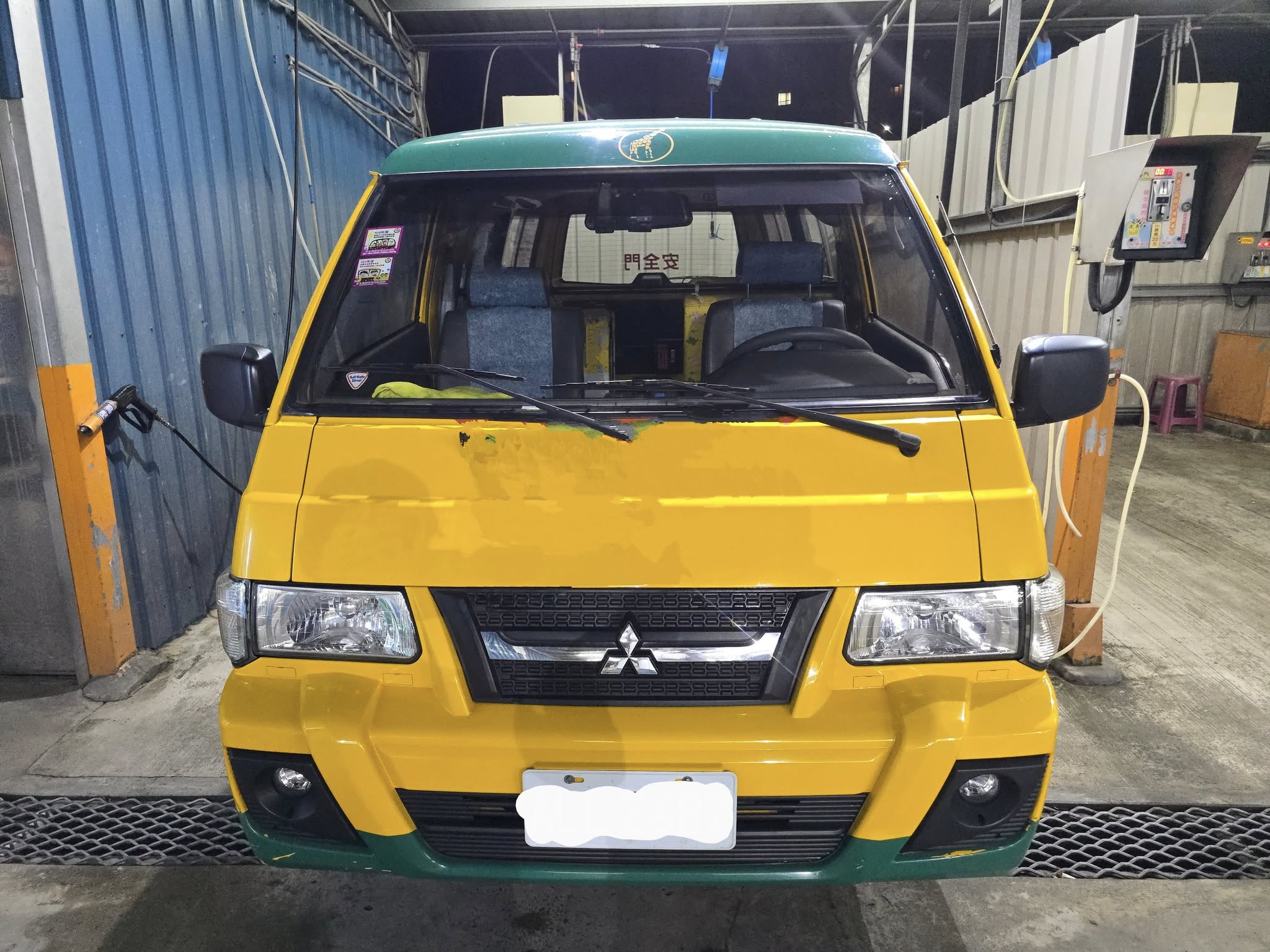 2015年 德利卡 全程原廠保養 跑7萬  幼稚園退役的車 因為要載小孩所以保養的很好 車況非常好  無待修 現在便宜賣 也可以全額貸款 有興趣打電話 或加line 0935116634  第2張相片