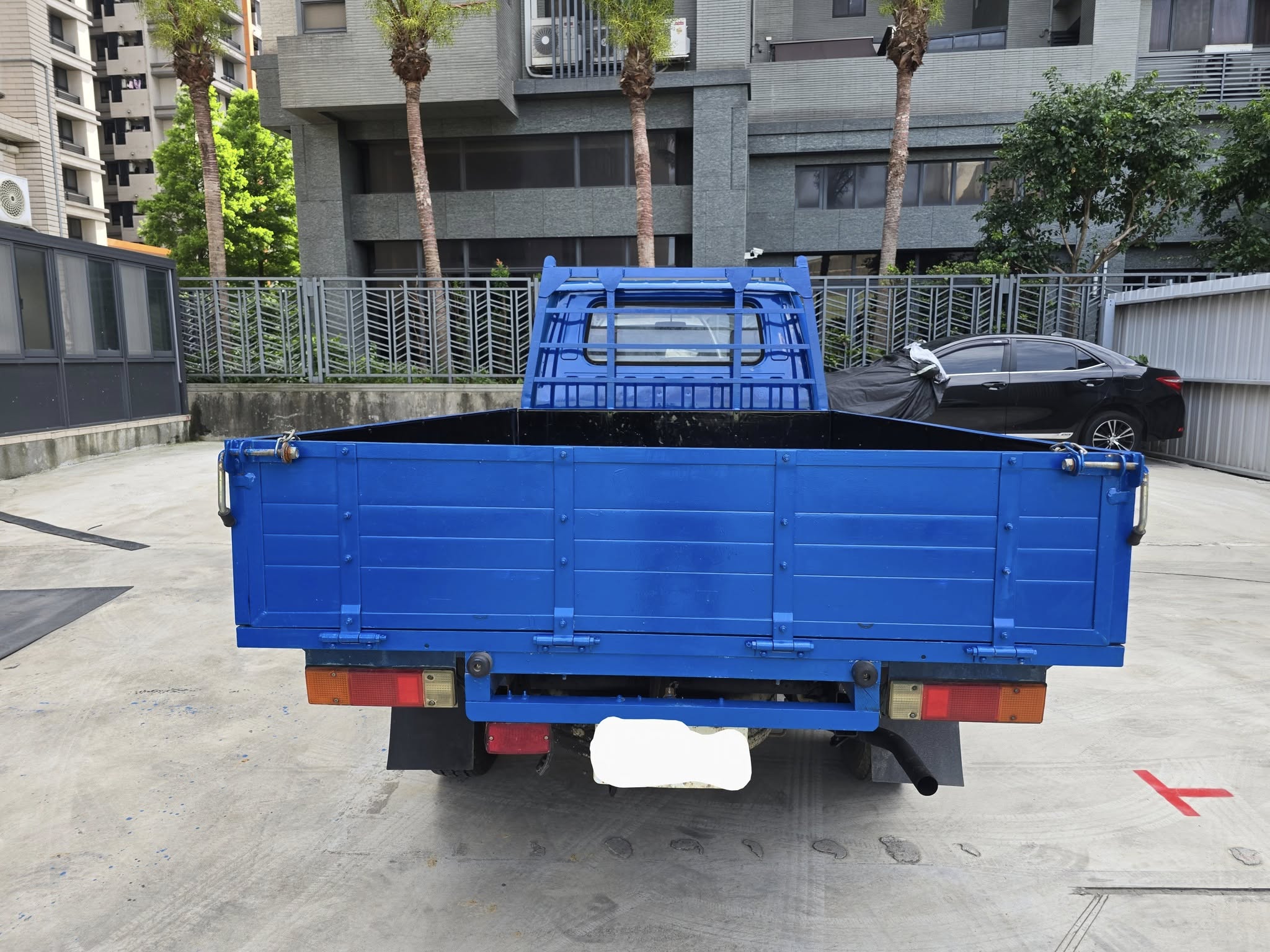 2010年 德利卡 賣99000元 冷氣冷 四條輪胎還很新 車子順暢好開 剛做完保養  意者 打電話 或加line 0935116634  第2張相片