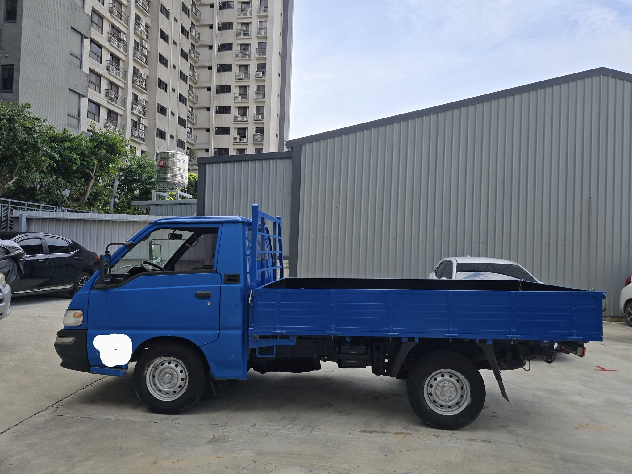 2010年 德利卡 賣99000元 冷氣冷 四條輪胎還很新 車子順暢好開 剛做完保養  意者 打電話 或加line 0935116634  第5張相片