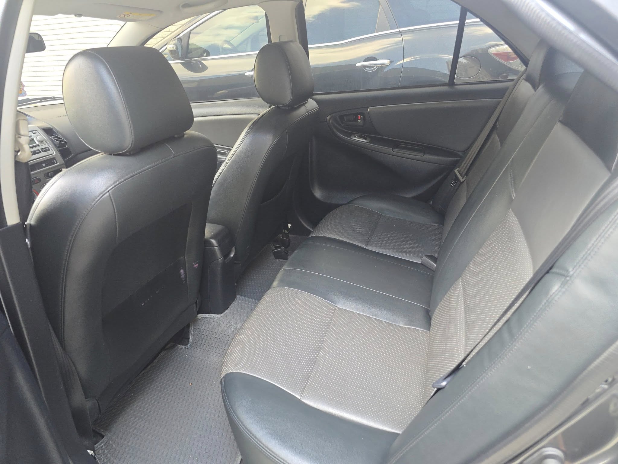 2011年 vios 快就好 便宜賣99000元 車況非常好 冷氣冷 輪胎新 好開無待修 可以全額貸款 行動 line 0935116634  第6張相片