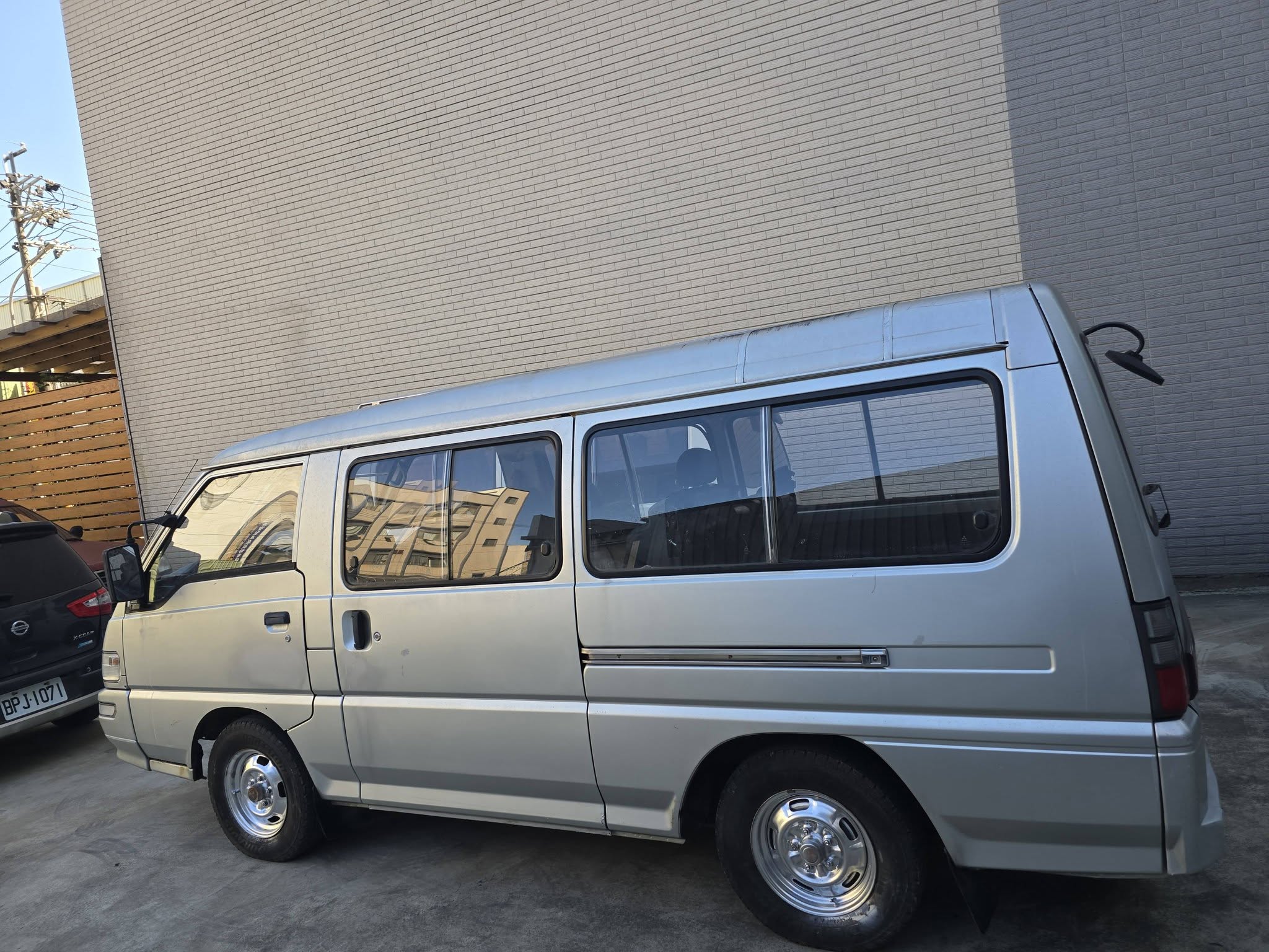 2011年 德利卡 8人座 車況正常 載人載貨都方便 可以全額貸款 歡迎試駕 0935116634  第1張相片