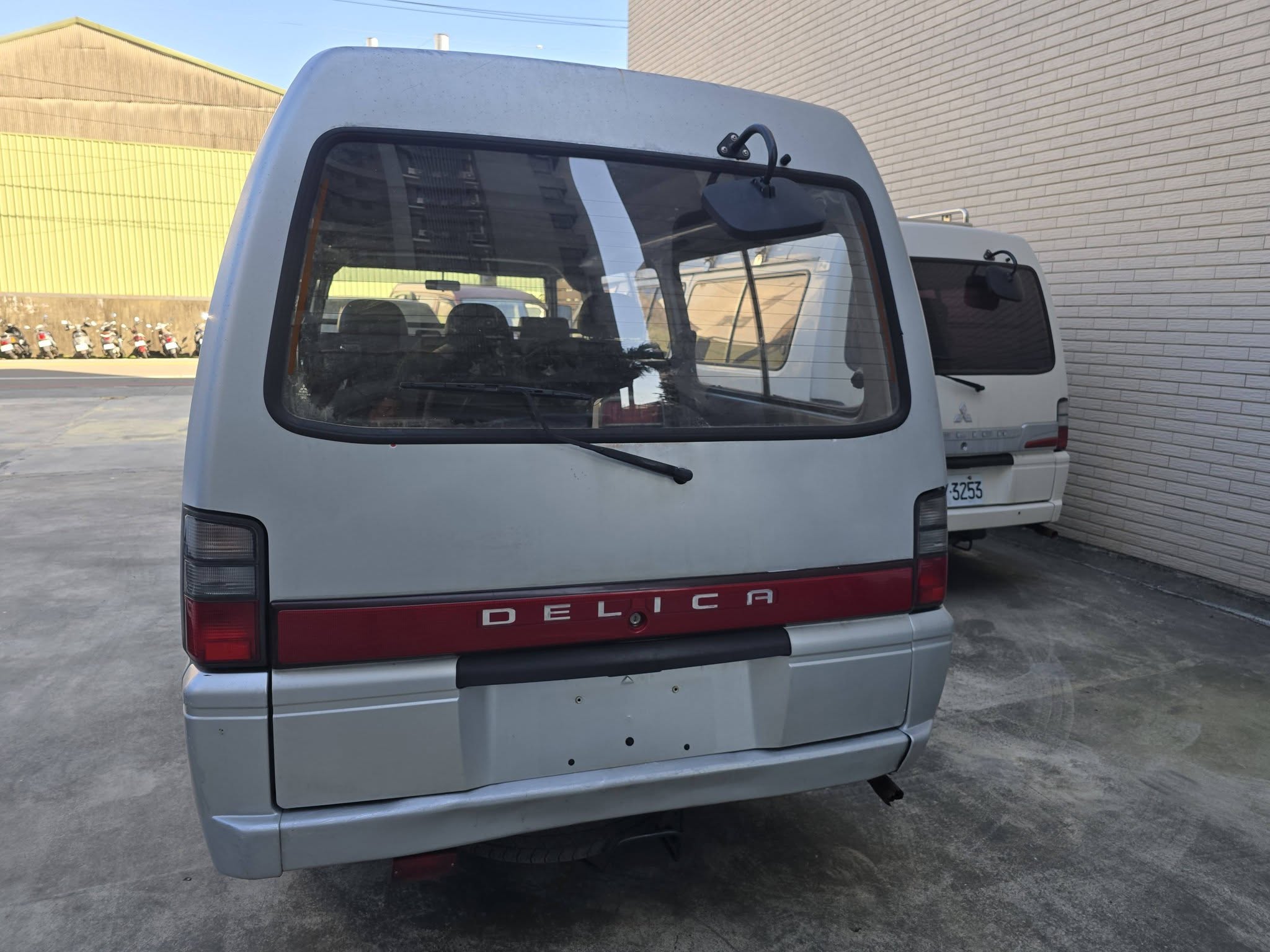 2011年 德利卡 8人座 車況正常 載人載貨都方便 可以全額貸款 歡迎試駕 0935116634  第6張相片