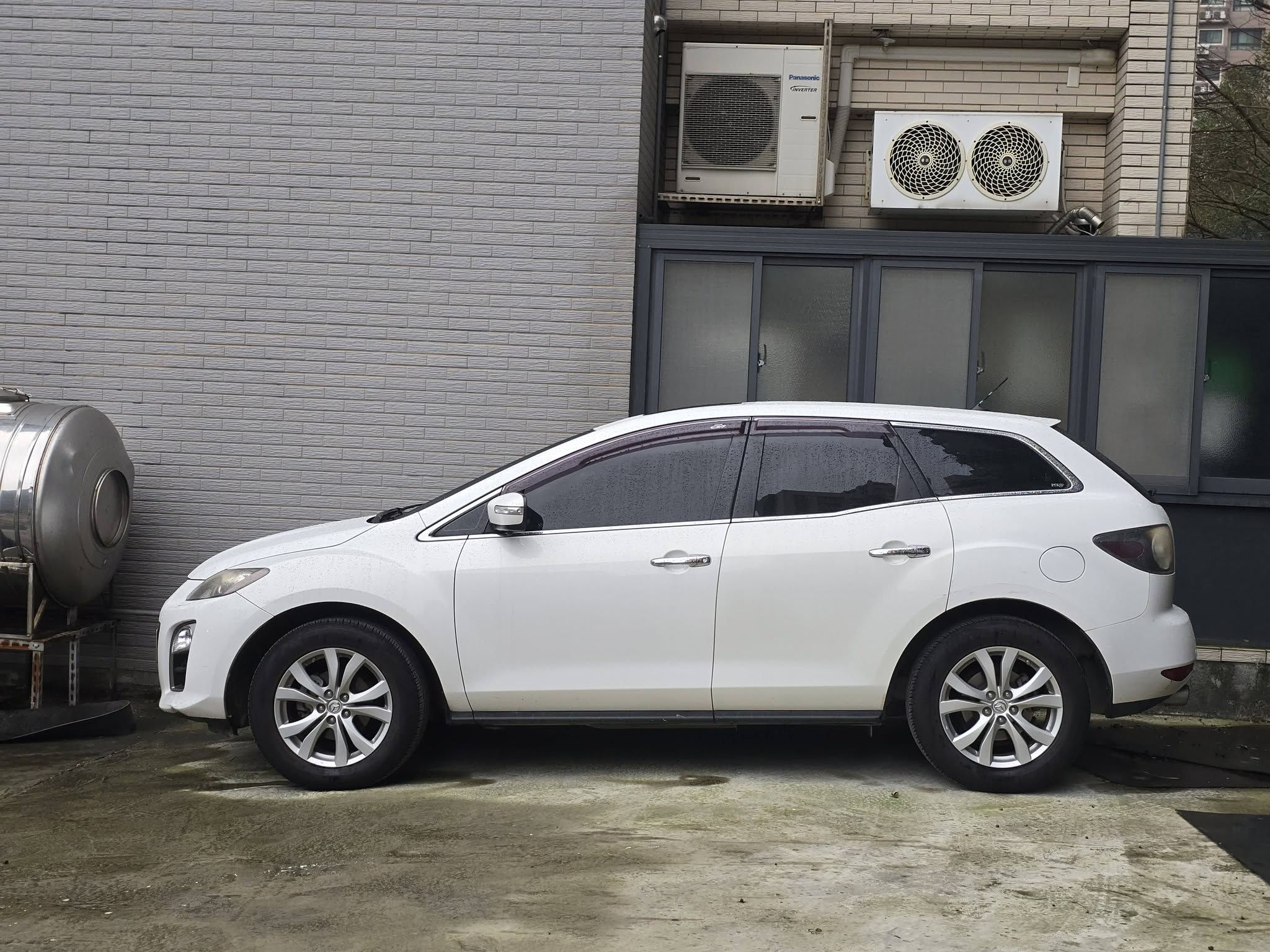 2012年 馬自達 CX-7   2.3L 238匹最大馬力 35.7kgm扭力 六速手自排 AWD四輪驅動 恆溫 天窗 電動椅 I key 環景系統 動力十足的車 享受開車樂趣 稅金也很省 行動 line 0935116634  第1張相片