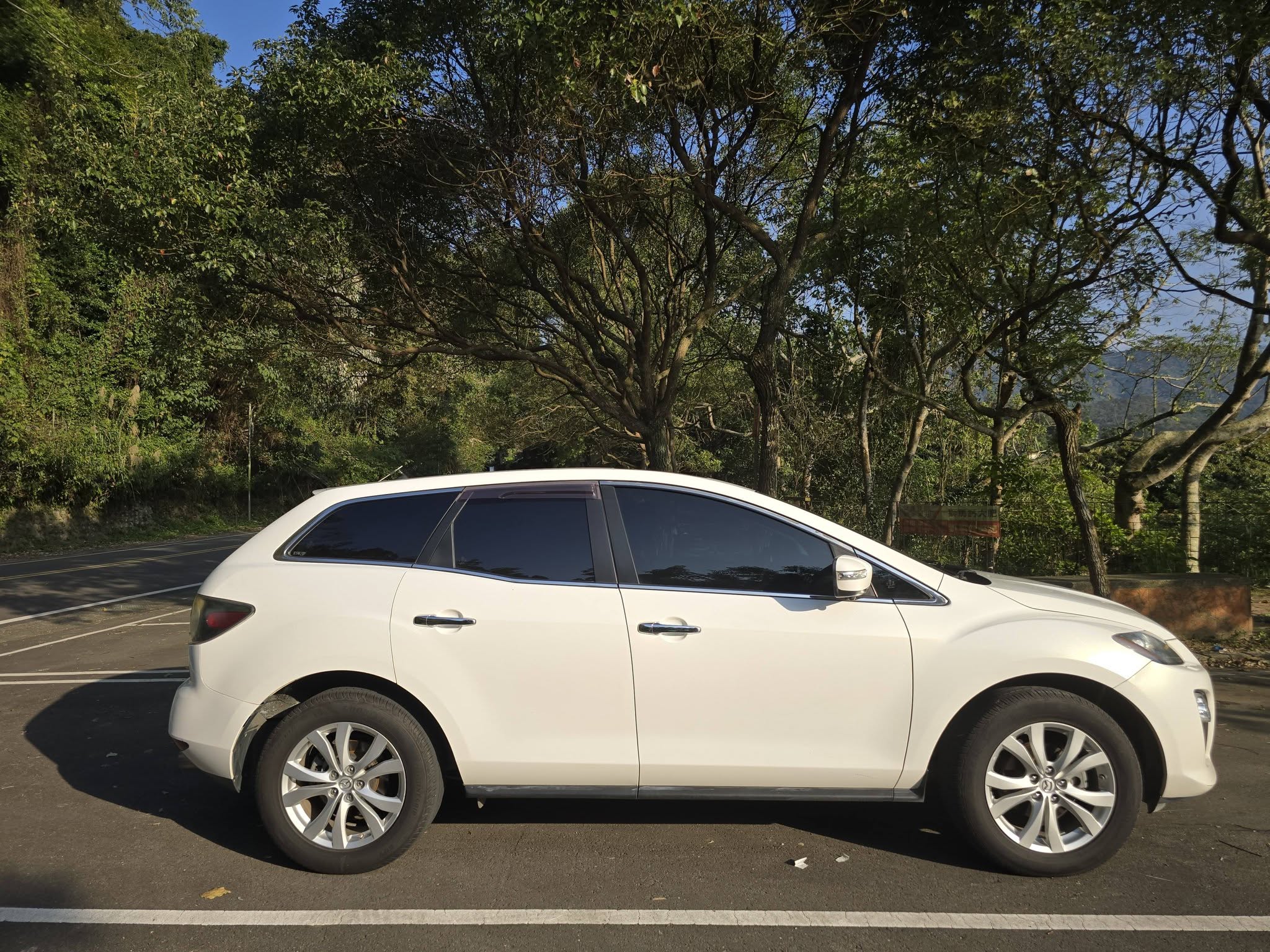 2012年 馬自達 CX-7   2.3L 238匹最大馬力 35.7kgm扭力 六速手自排 AWD四輪驅動 恆溫 天窗 電動椅 I key 環景系統 動力十足的車 享受開車樂趣 稅金也很省 行動 line 0935116634  第1張相片