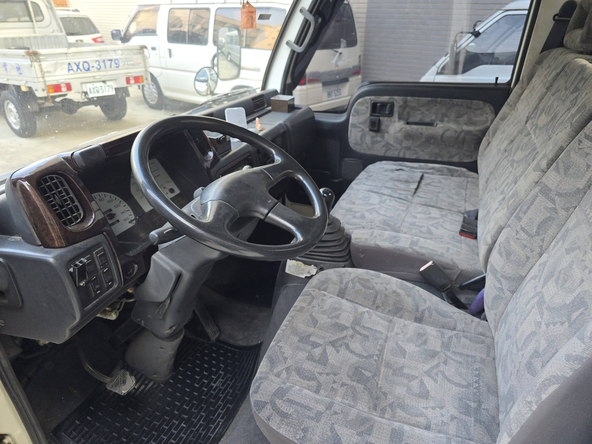 2004年 勁勇 六輪 柴油  三噸半 車況正常 無待修 適合的打電話加line 0935116634  第3張相片