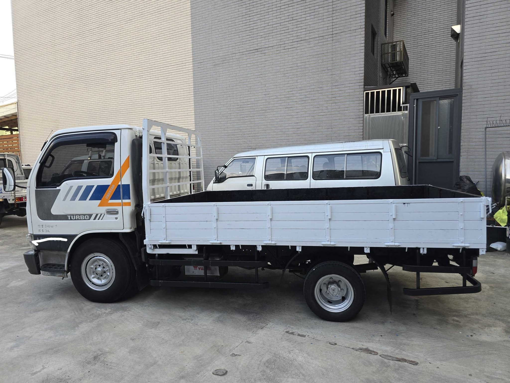 2004年 勁勇 六輪 柴油  三噸半 車況正常 無待修 適合的打電話加line 0935116634  第5張相片