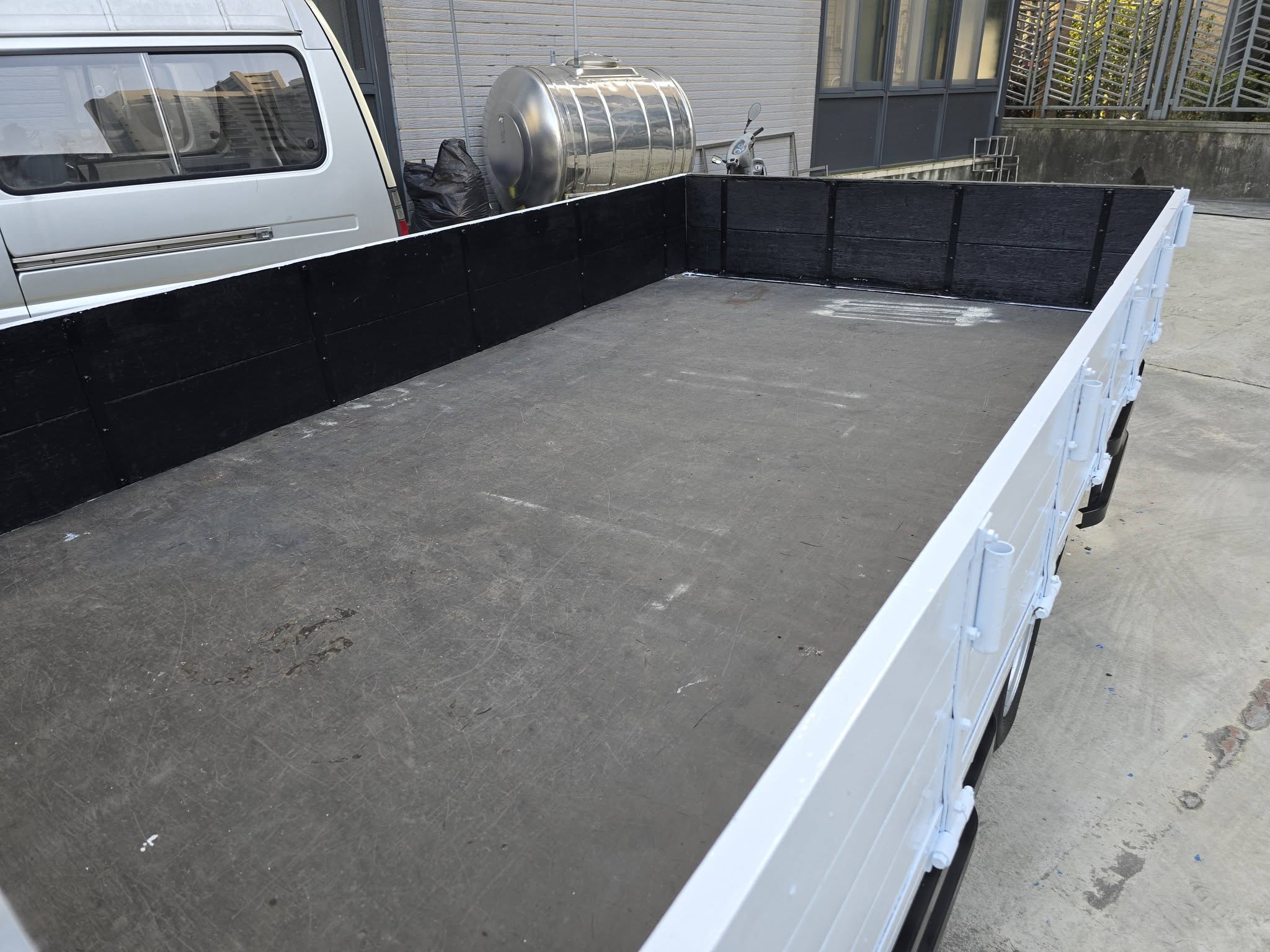 2004年 勁勇 六輪 柴油  三噸半 車況正常 無待修 適合的打電話加line 0935116634  第7張相片