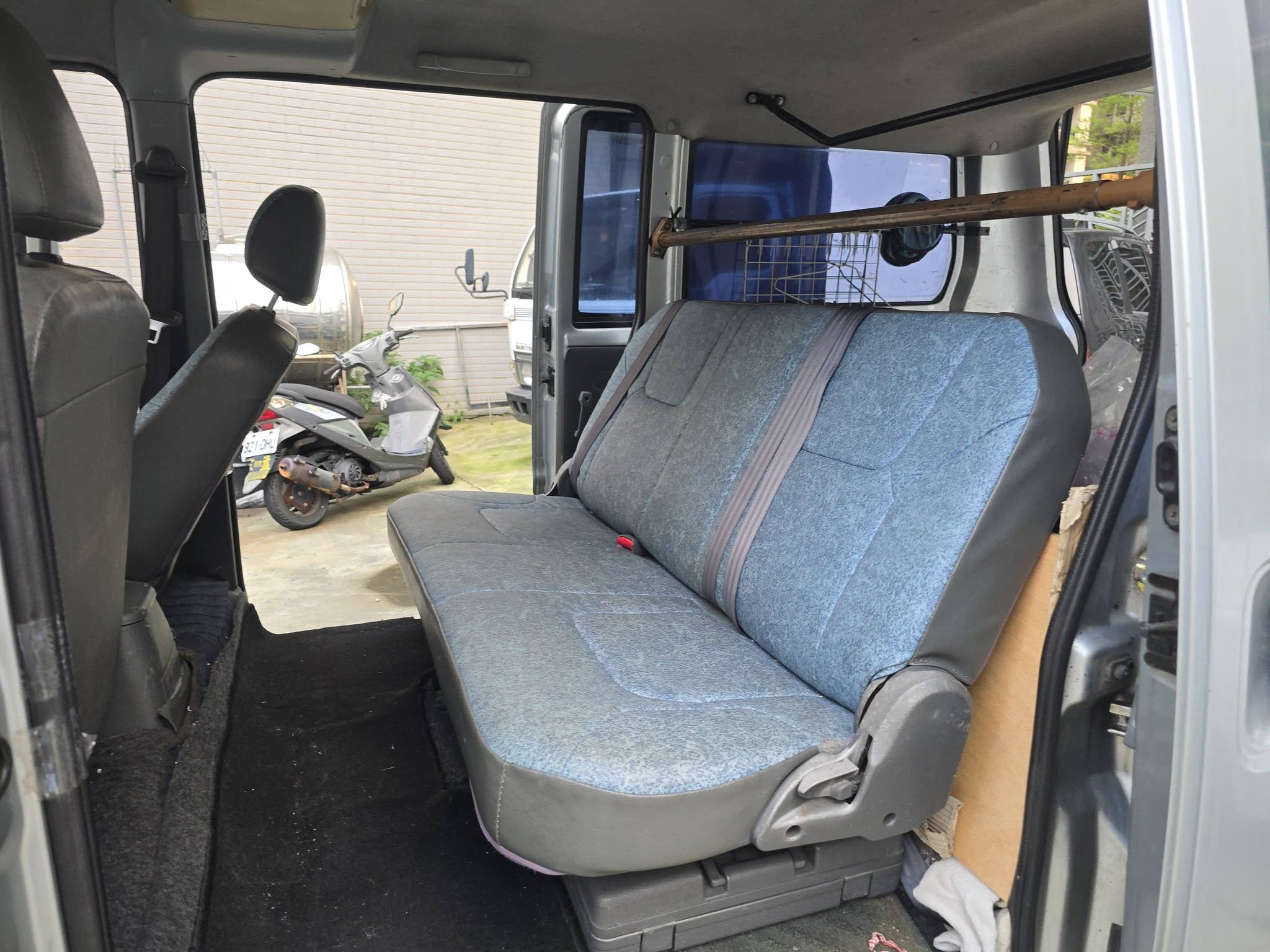 2011年 菱利1.2 手排 5人座 稅金省一年只要8640元 車況正常好開 載人載貨都適合 行動 line 0935116634  第2張相片