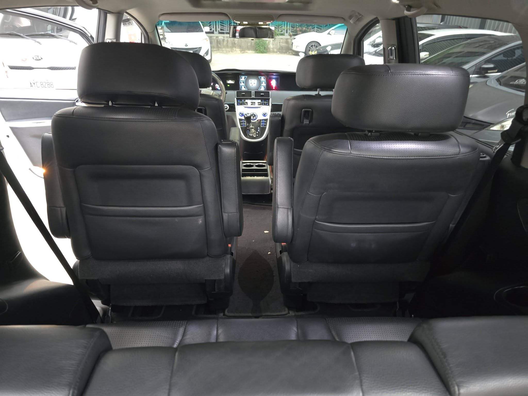 2010年 M7旗艦版 七人座  全程原廠保養 跑13萬 車況正常  天窗 恆溫 電動椅  I key  行動 line 0935116634  第6張相片