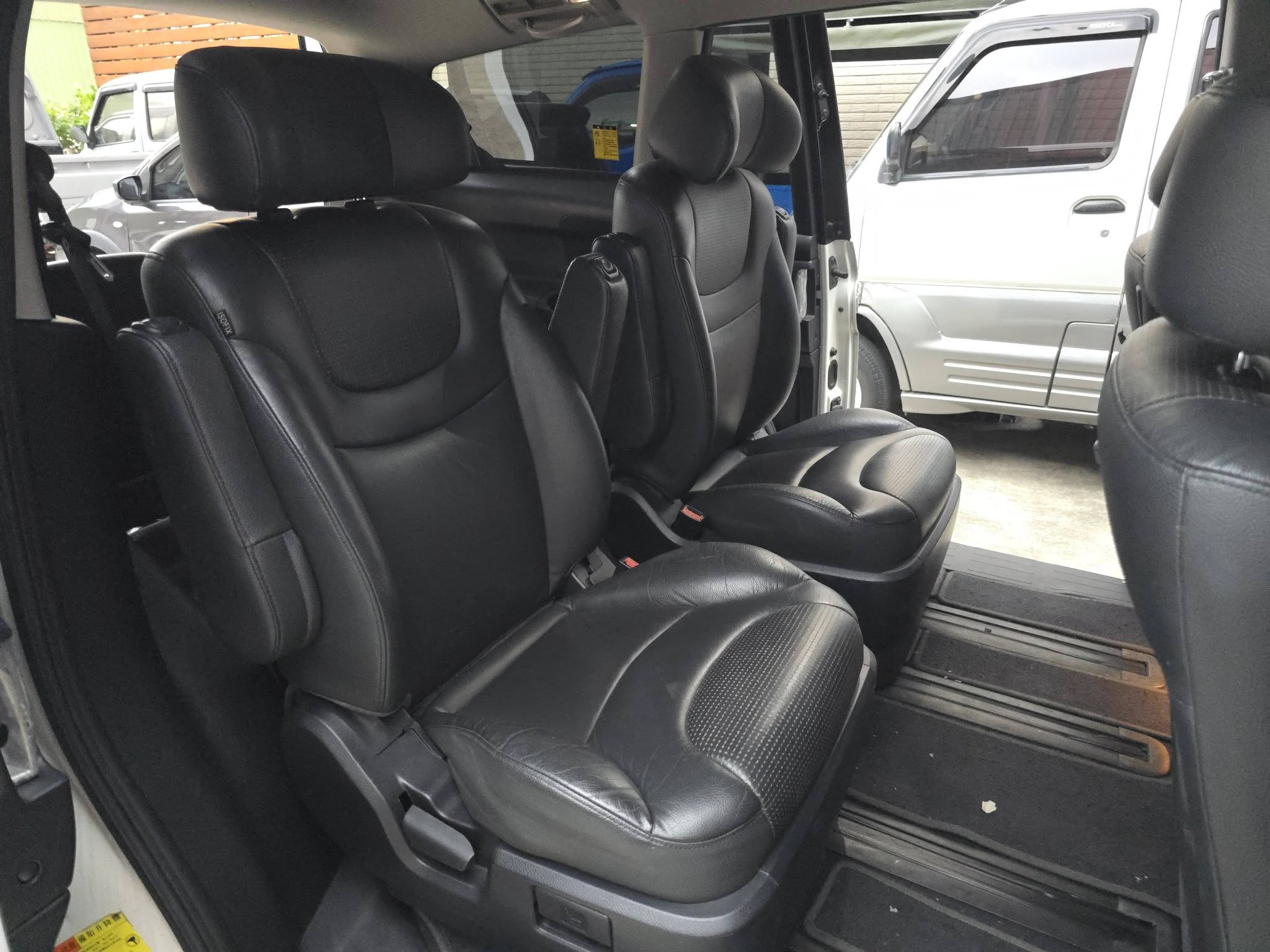 2010年 M7旗艦版 七人座  全程原廠保養 跑13萬 車況正常  天窗 恆溫 電動椅  I key  行動 line 0935116634  第7張相片