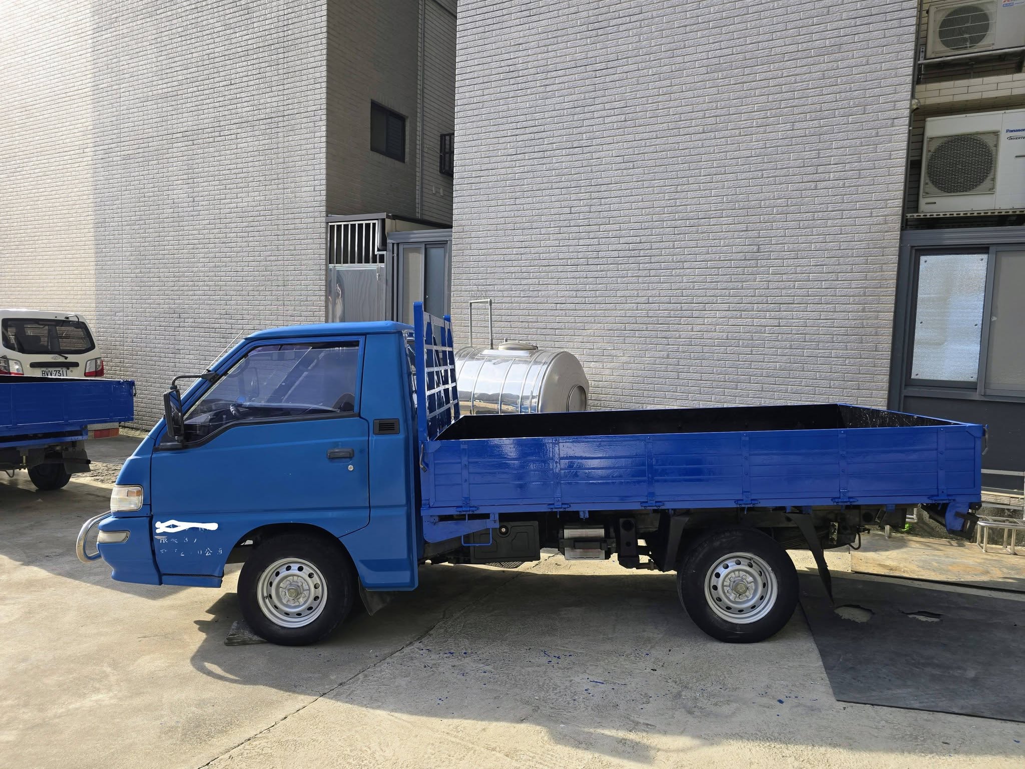 2006年 德利卡 跑少 車況超優 只跑11萬 超好開的手排賺錢車  行動line 0935116634   第3張相片