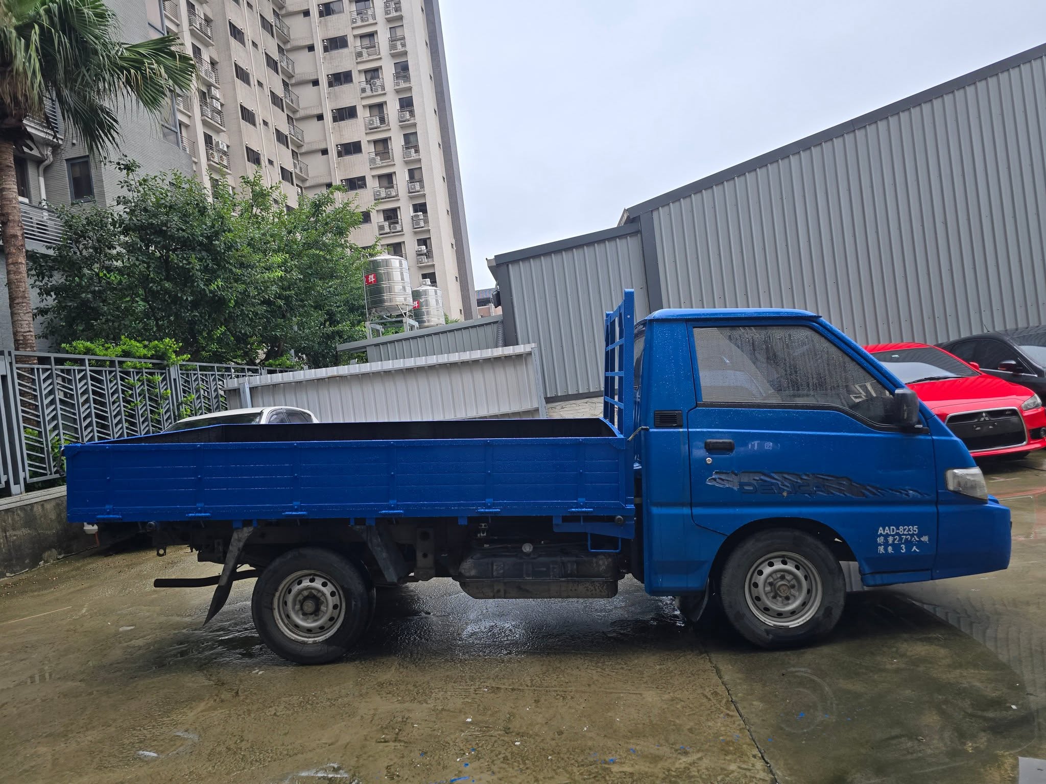2013年 德利卡 框式 車況正常 排檔順暢 好開 可以全額貸款 行動 line 0935116634   第2張相片