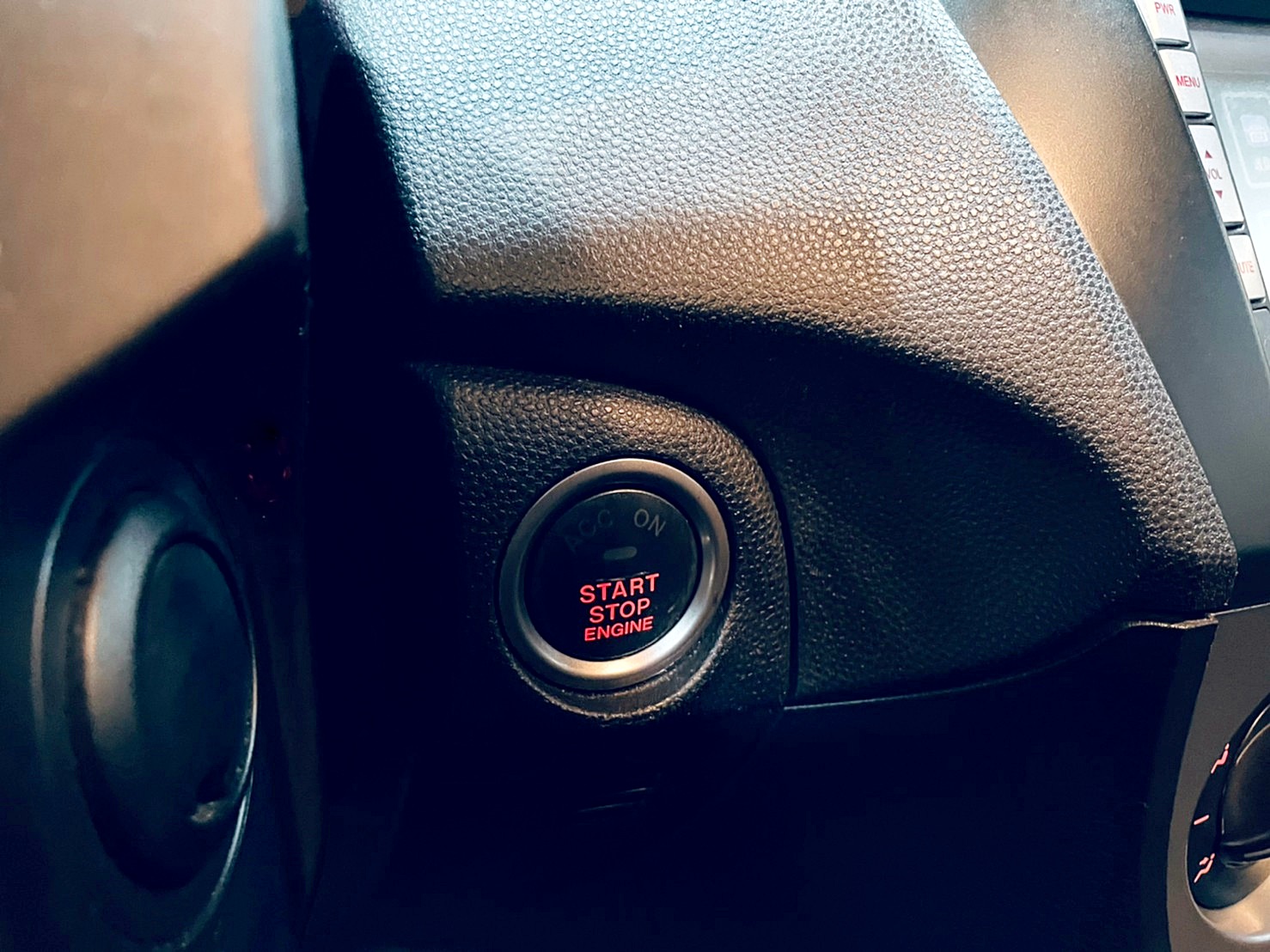 LINE：09351546612010年 微笑 mazda 3 里程10萬 全額貸款 月繳6000   第3張相片