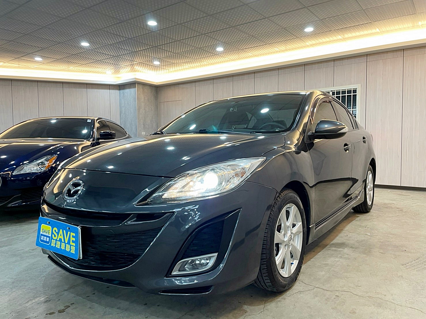 LINE:goodcar888 2010年 Mazda 3 4D 2.0 影音旗艦型 新車價80萬 少開僅跑十萬 一年只跑八千km  第1張相片