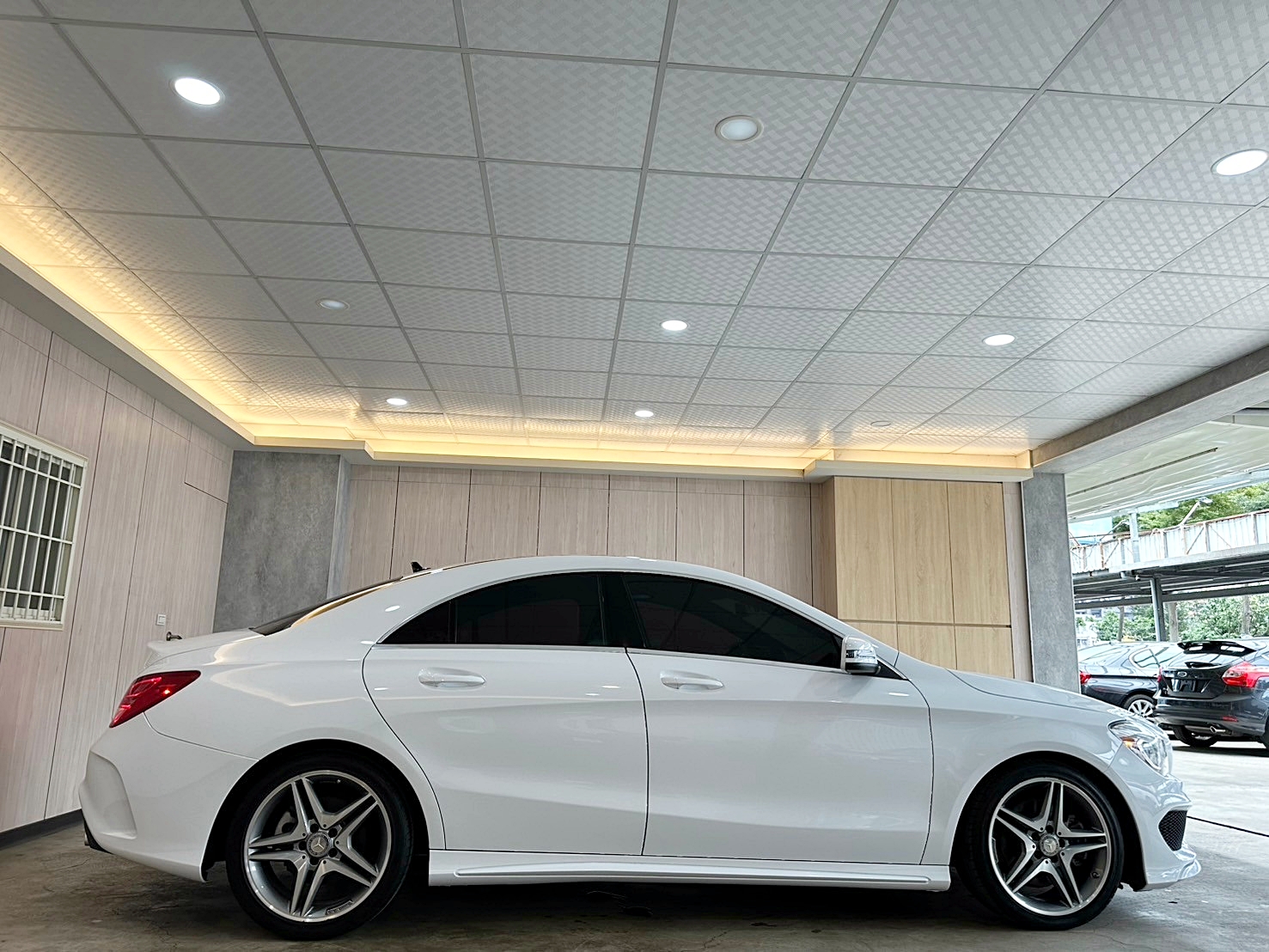 LINE:goodcar888 2014年 BENZ CLA250 AMG 2.0 美規  僅跑九萬 內外如新  第6張相片