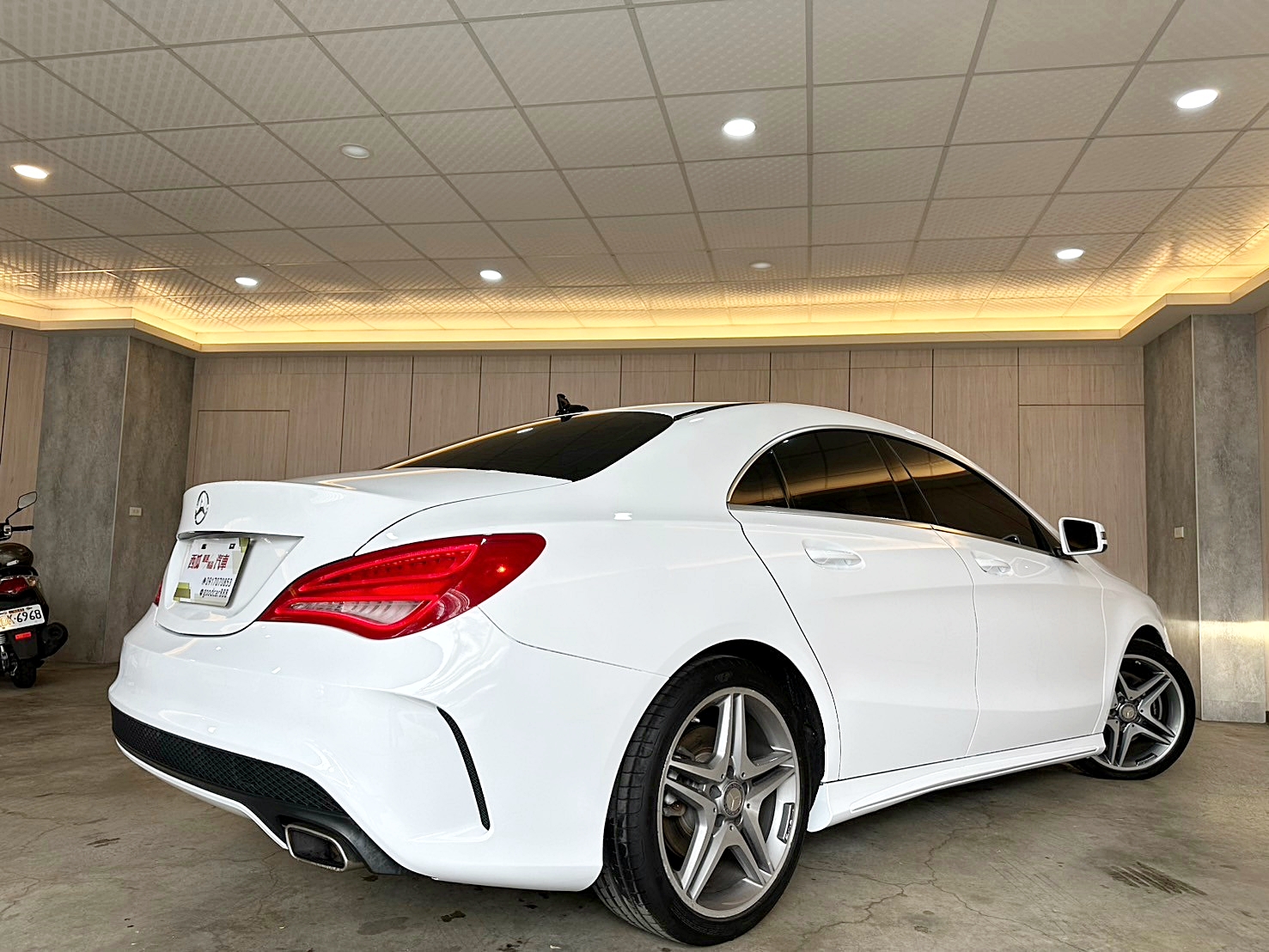 LINE:goodcar888 2014年 BENZ CLA250 AMG 2.0 美規  僅跑九萬 內外如新  第14張相片