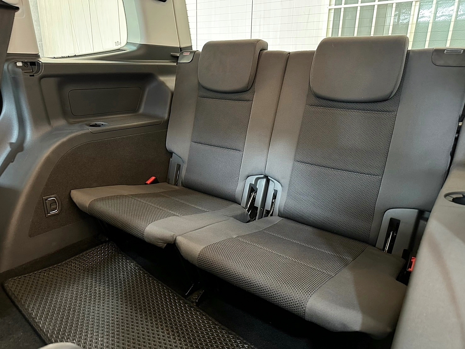 LINE:goodcar888 #僅跑三萬 #保證里程 #店面預售價2X萬2014年 #原廠保養 #認證車省油省稅超優質七人座休旅車 #可全額貸款 福斯 Touran 1.6 TDI 新車價113萬   雙離合器7速自手排 渦輪增壓  第15張相片