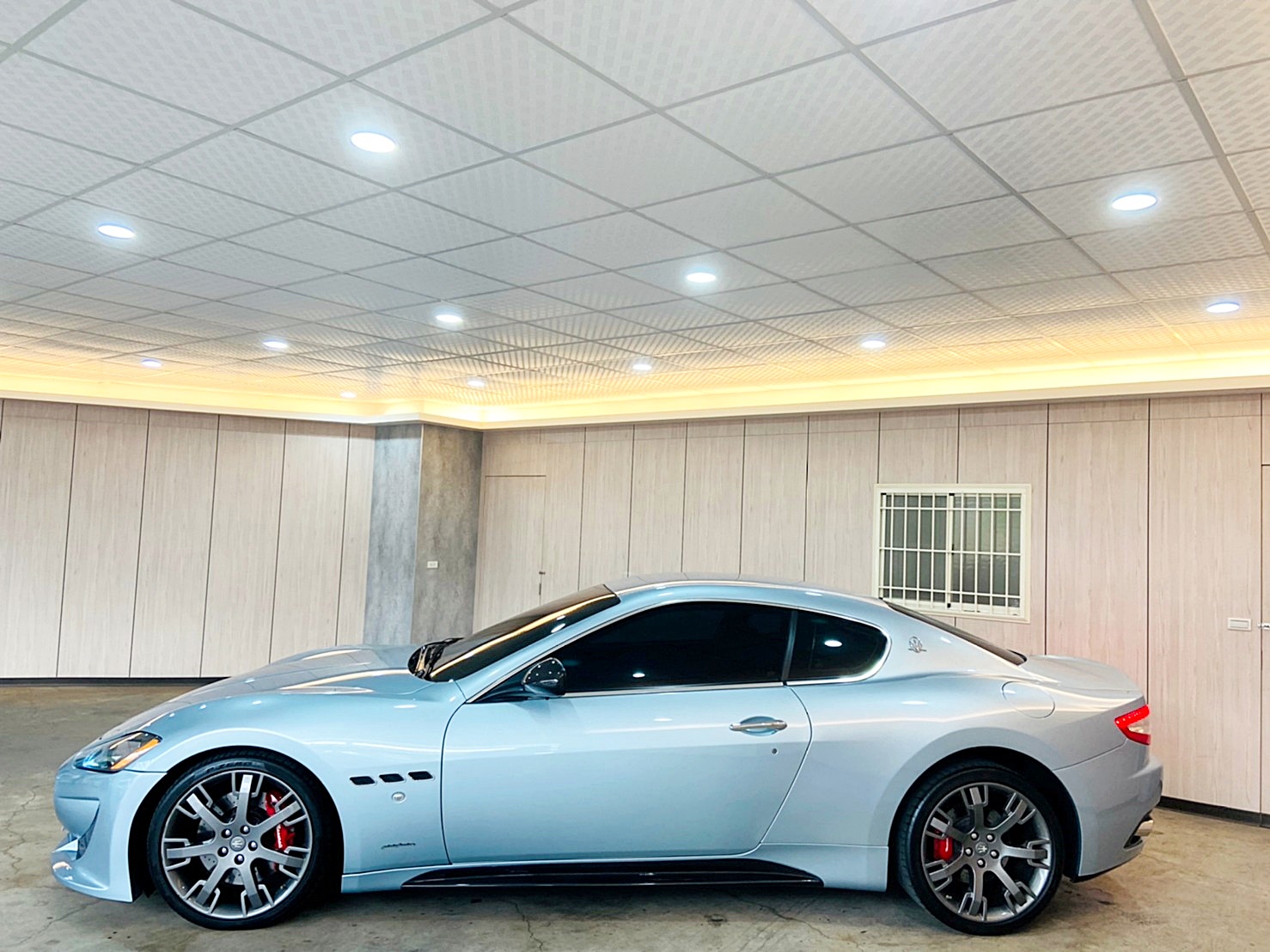 LINE:goodcar888 實車實價 認證好 看車喜歡再優惠新車價750萬僅跑四萬 440匹馬力 急速破三百 可全額貸  第3張相片