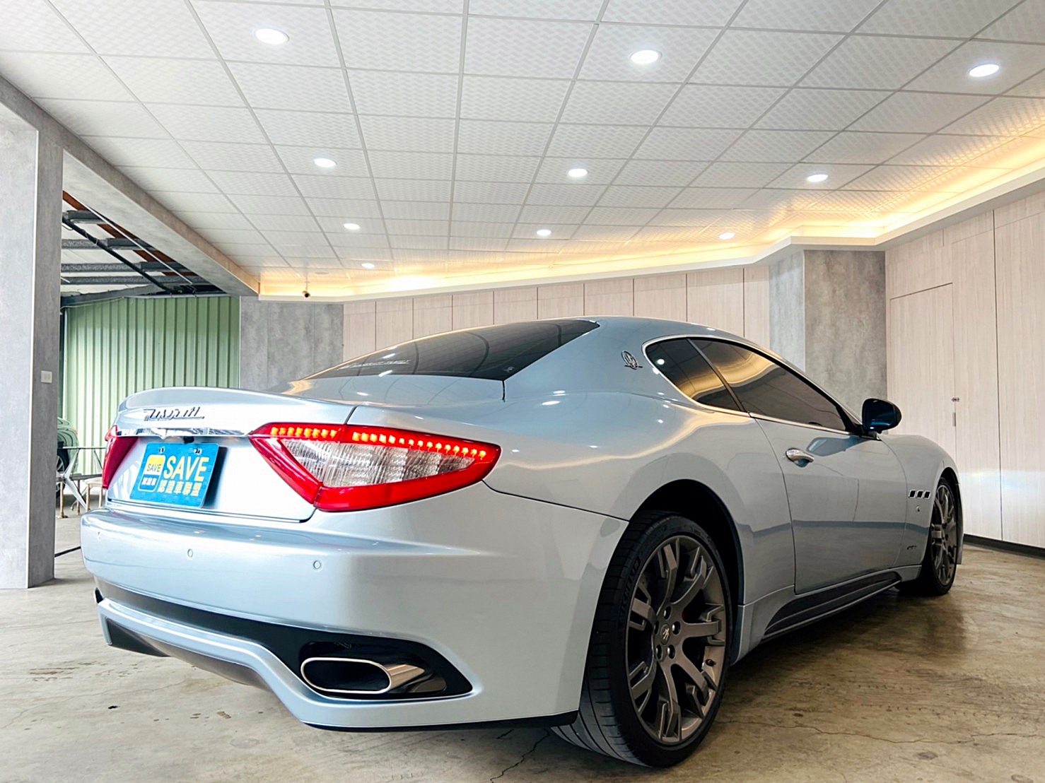 LINE:goodcar888 實車實價 認證好 看車喜歡再優惠新車價750萬僅跑四萬 440匹馬力 急速破三百 可全額貸  第19張相片