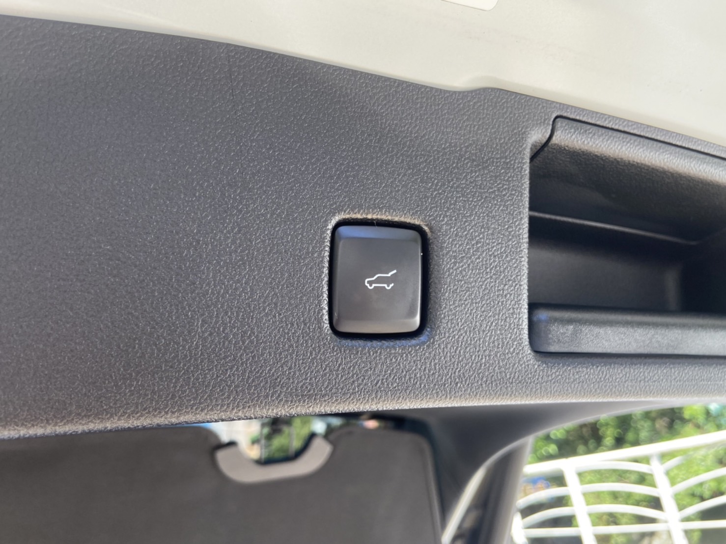 2020年Kuga 2.0 ST-Line  Awd 原廠保固至2023 電話 0909068733 同line  第4張相片