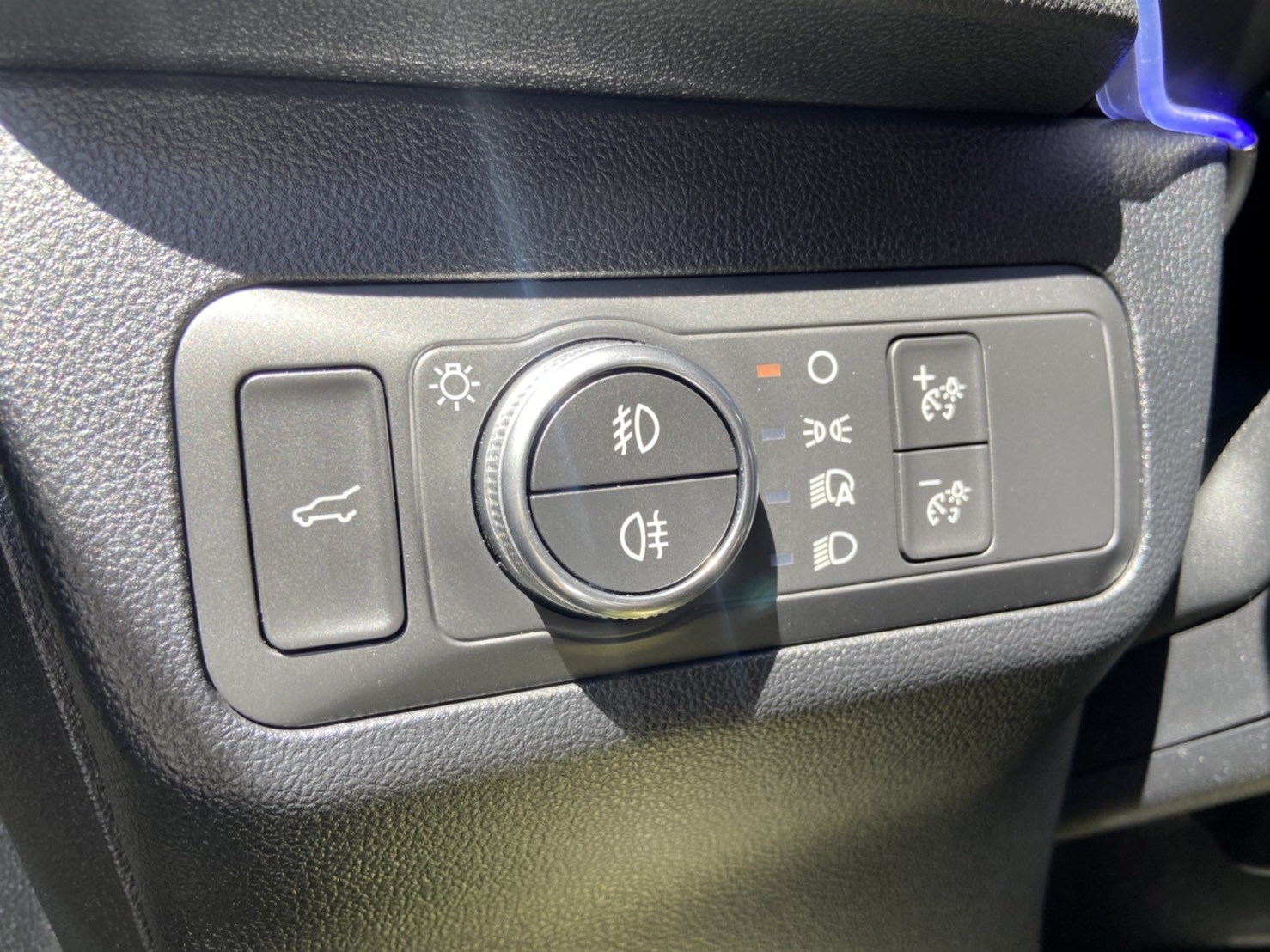 2020年Kuga 2.0 ST-Line  Awd 原廠保固至2023 電話 0909068733 同line  第8張相片