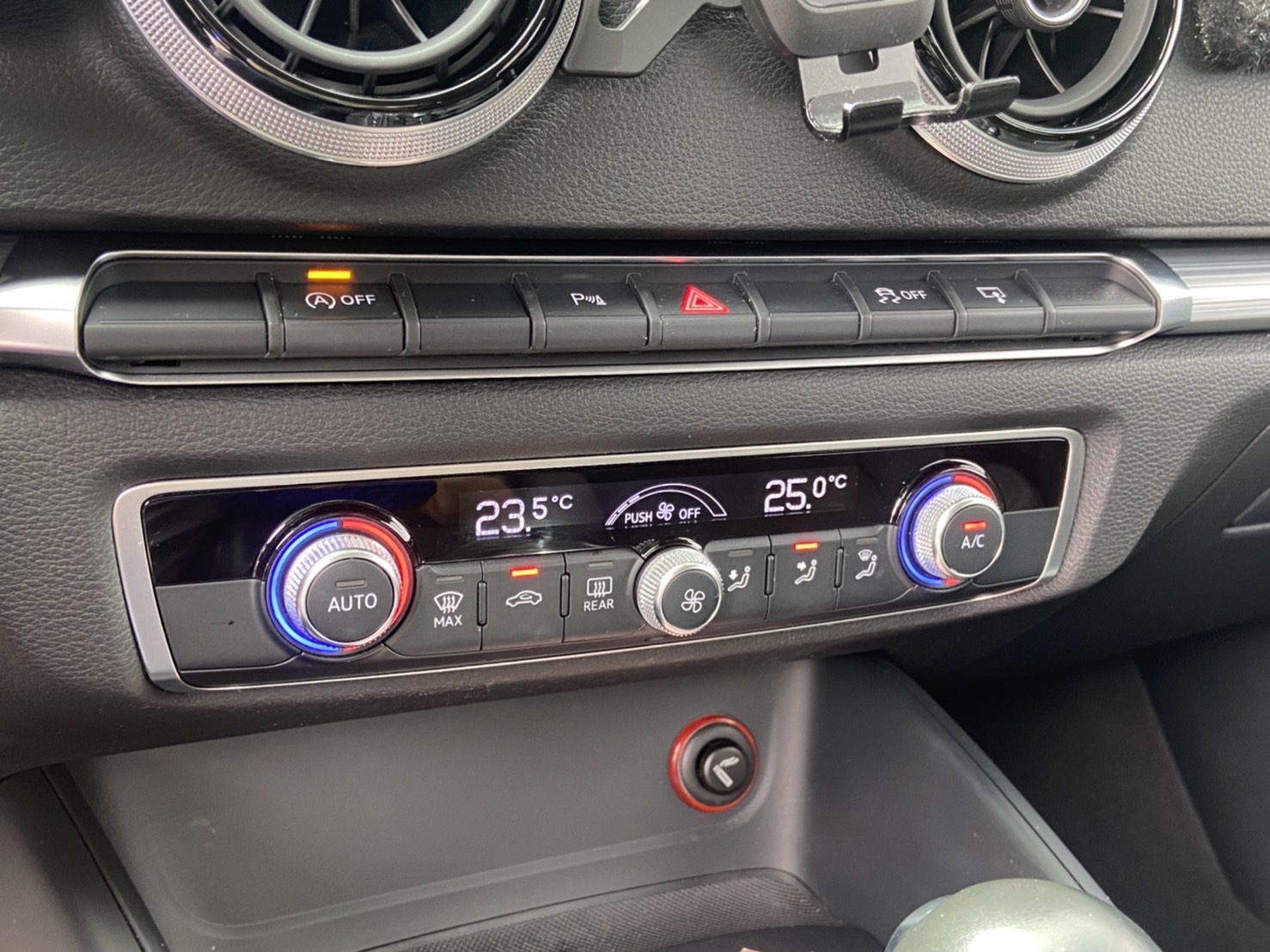 2015年 Audi A3 Sportbake 40TFSI 1.8 電話 0909068733 同line  第8張相片