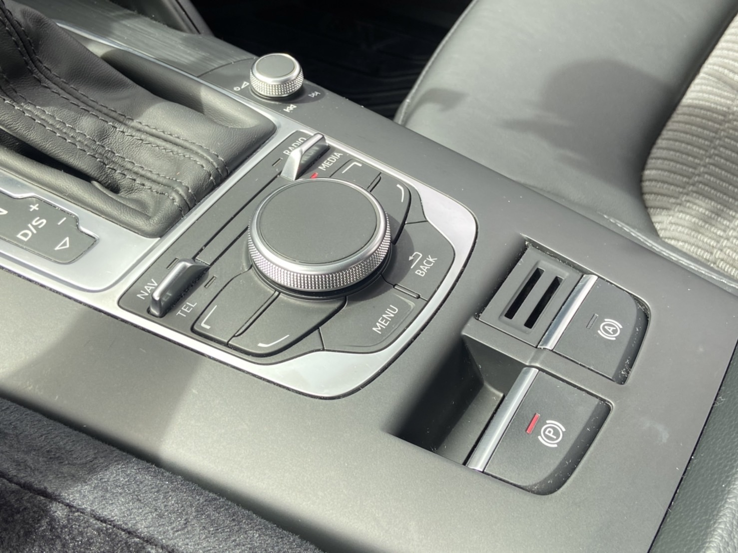 2015年 Audi A3 Sportbake 40TFSI 1.8 電話 0909068733 同line  第11張相片