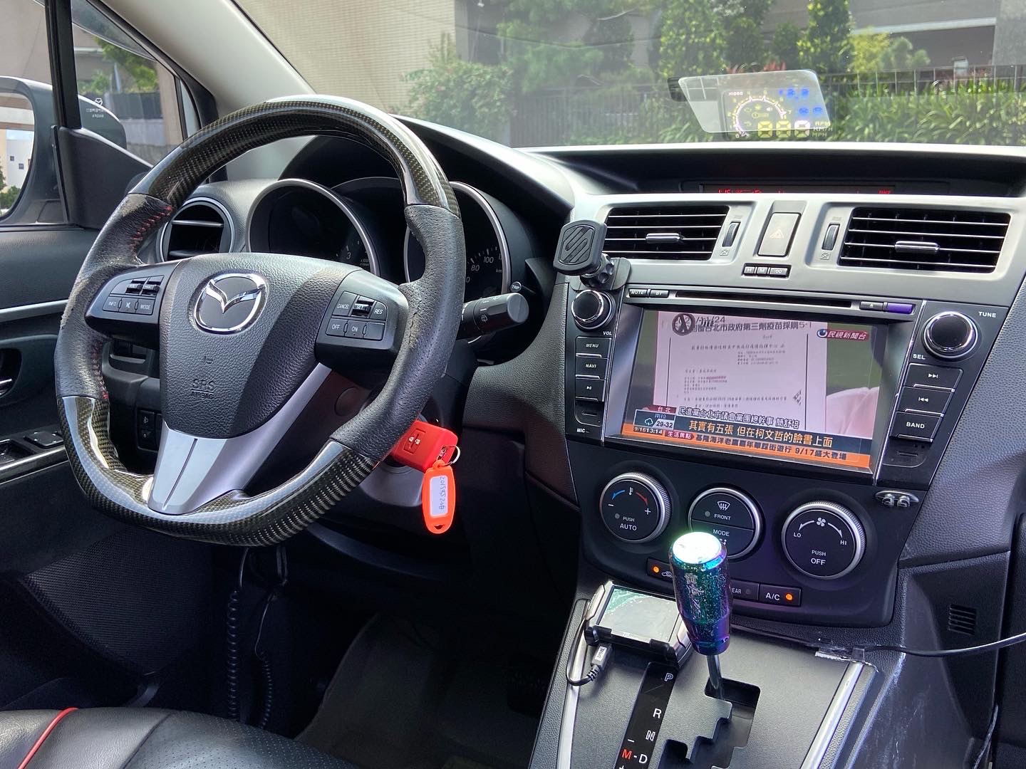 車主割愛 該改的都改了 2015 Mazda 5 2.0 白 電話 0909068733 同line  第4張相片