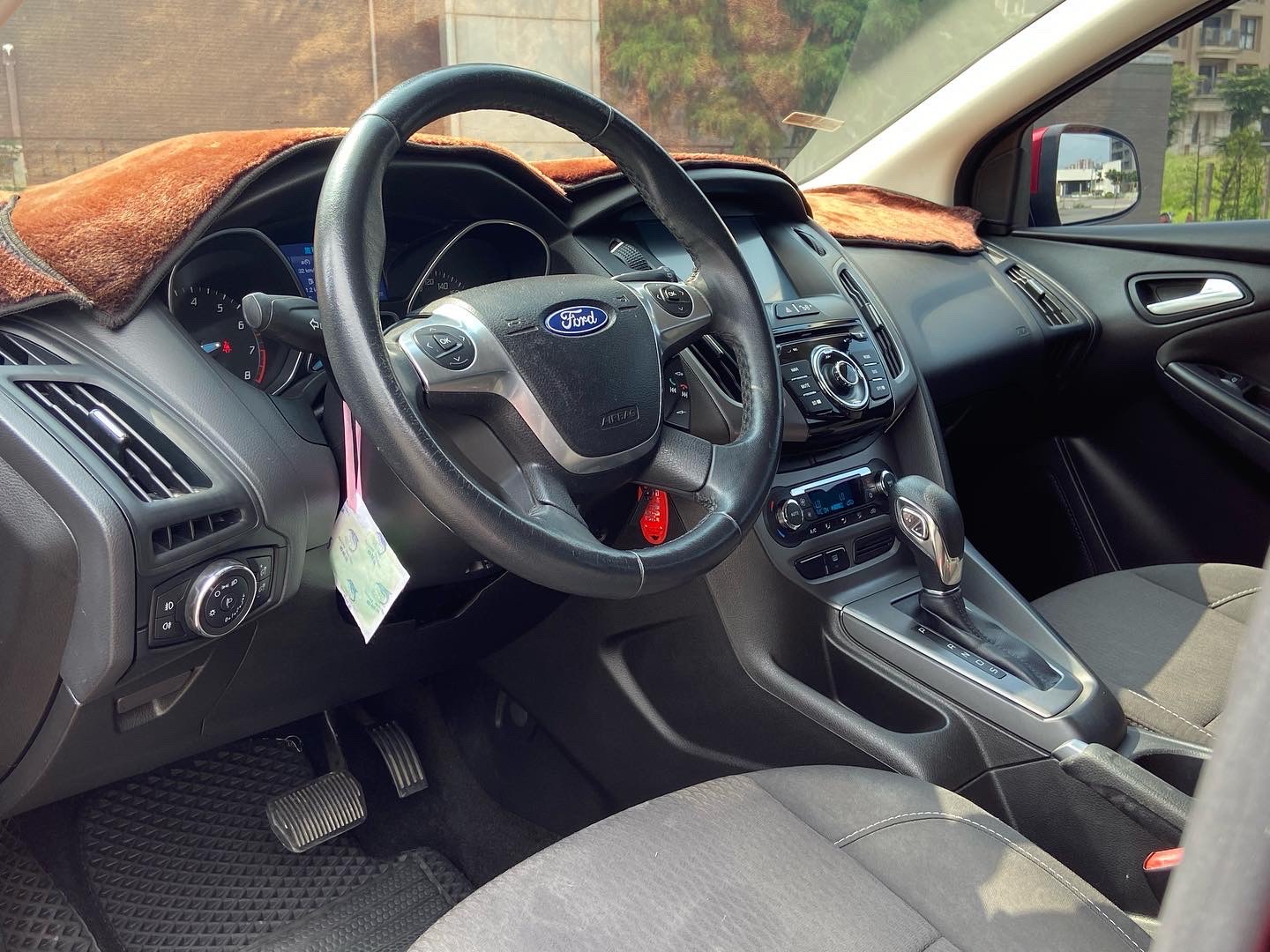 20萬預算買這一台超划算 2013 Focus 1.6 紅 電話 0909068733 同line  第3張相片