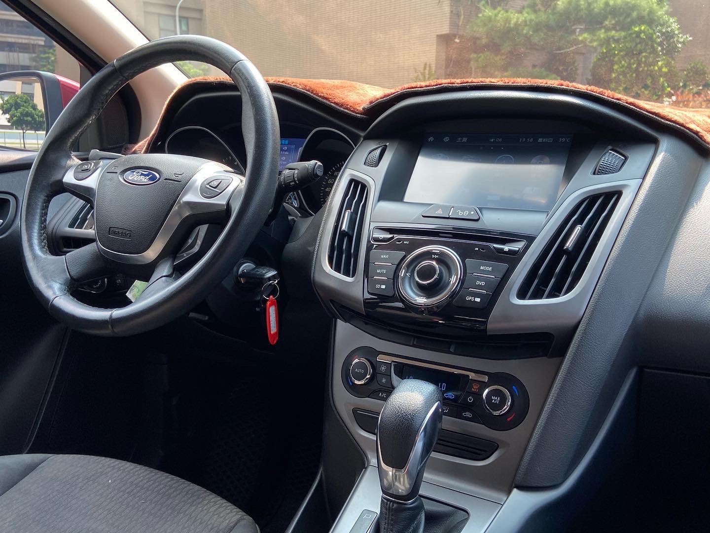 20萬預算買這一台超划算 2013 Focus 1.6 紅 電話 0909068733 同line  第4張相片