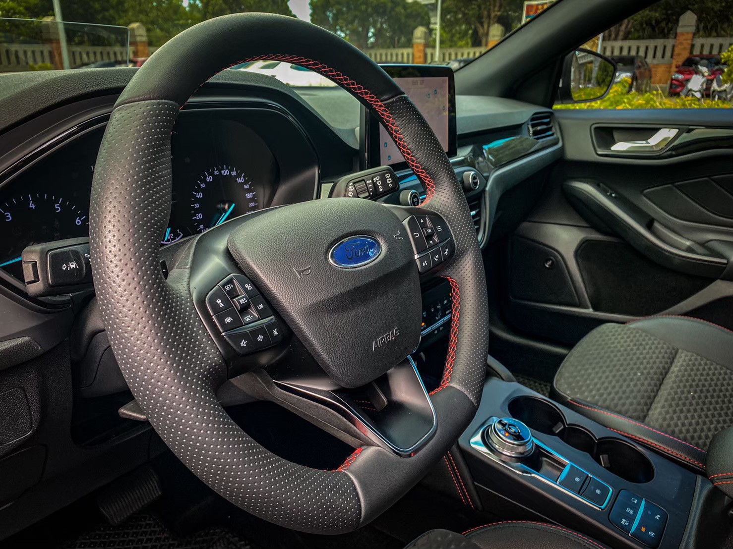 2019年Focus ST line 白 電話 0909068733 同line  第11張相片