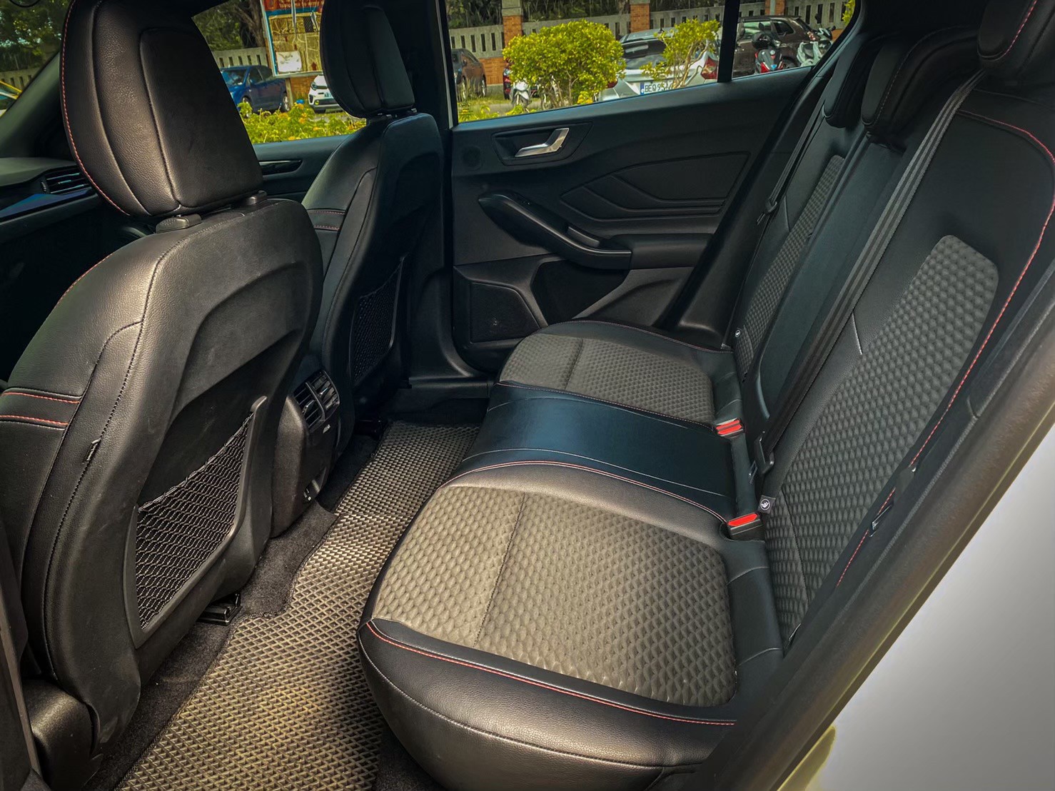 2019年Focus ST line 白 電話 0909068733 同line  第12張相片