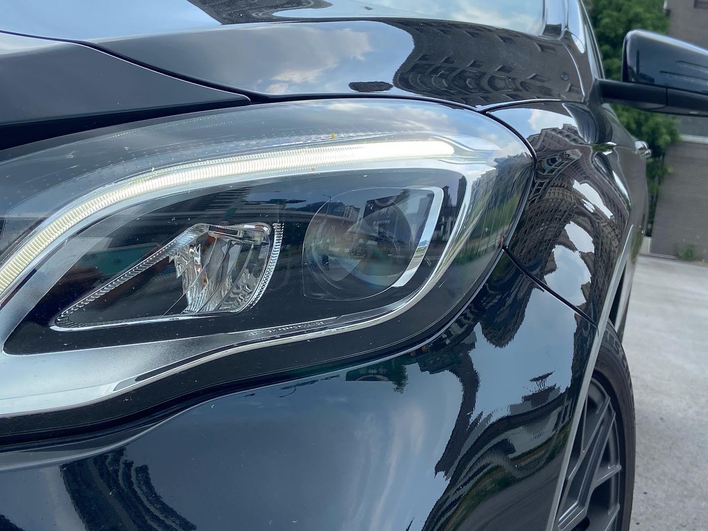 小休旅熱門款入庫  2017 Benz Gla200d 鋁圈升級 電話 0909068733 同line  第3張相片