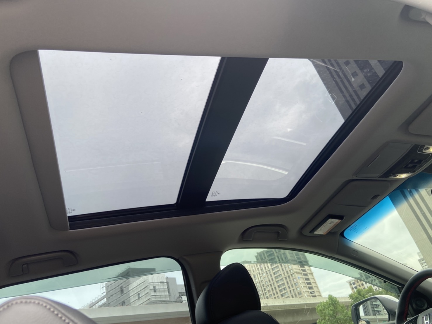 用這台車守護你的全家人 2018 CRV 1.5T  電話 0909068733 同line  第4張相片