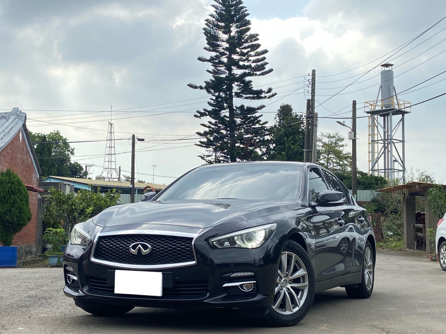 2015 Q50 市場沒幾台 電話 0909068733 同line  第1張相片