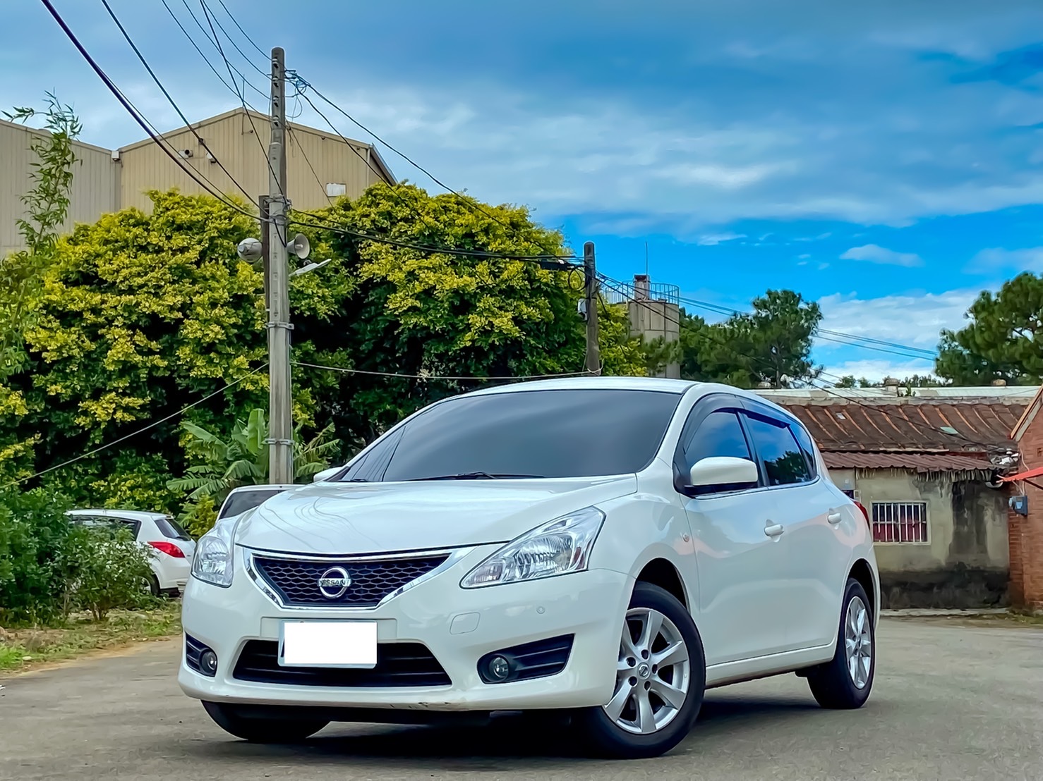 2016 Tiida 1.6 電話 0909068733 同line  第1張相片