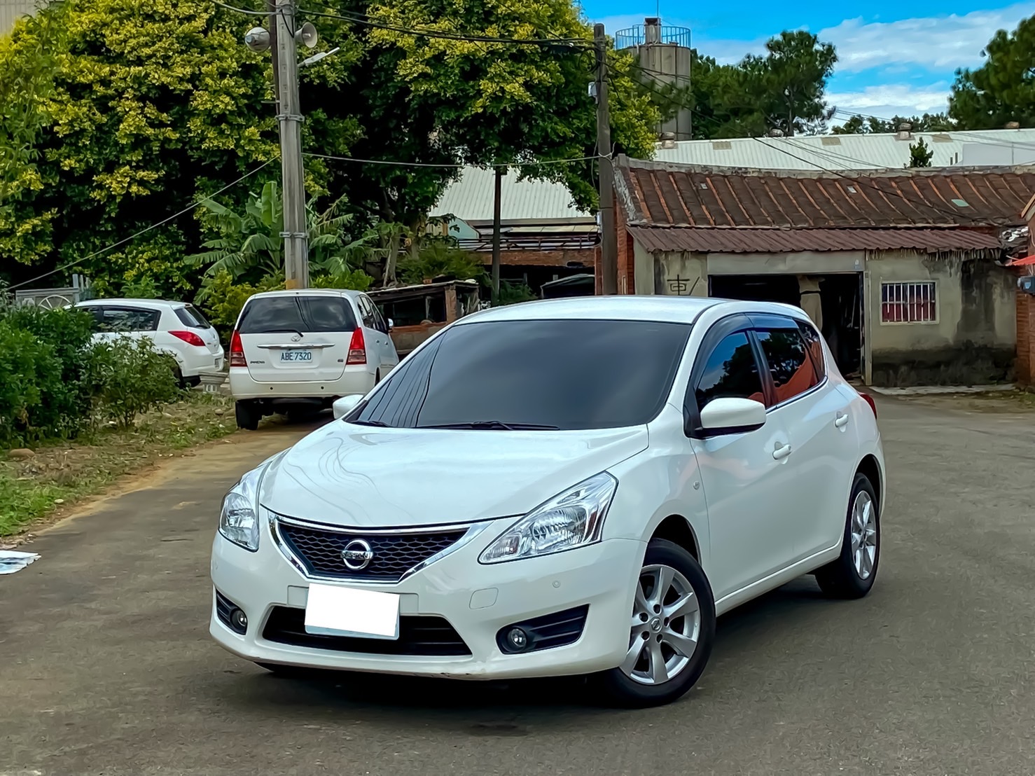 2016 Tiida 1.6 電話 0909068733 同line  第2張相片