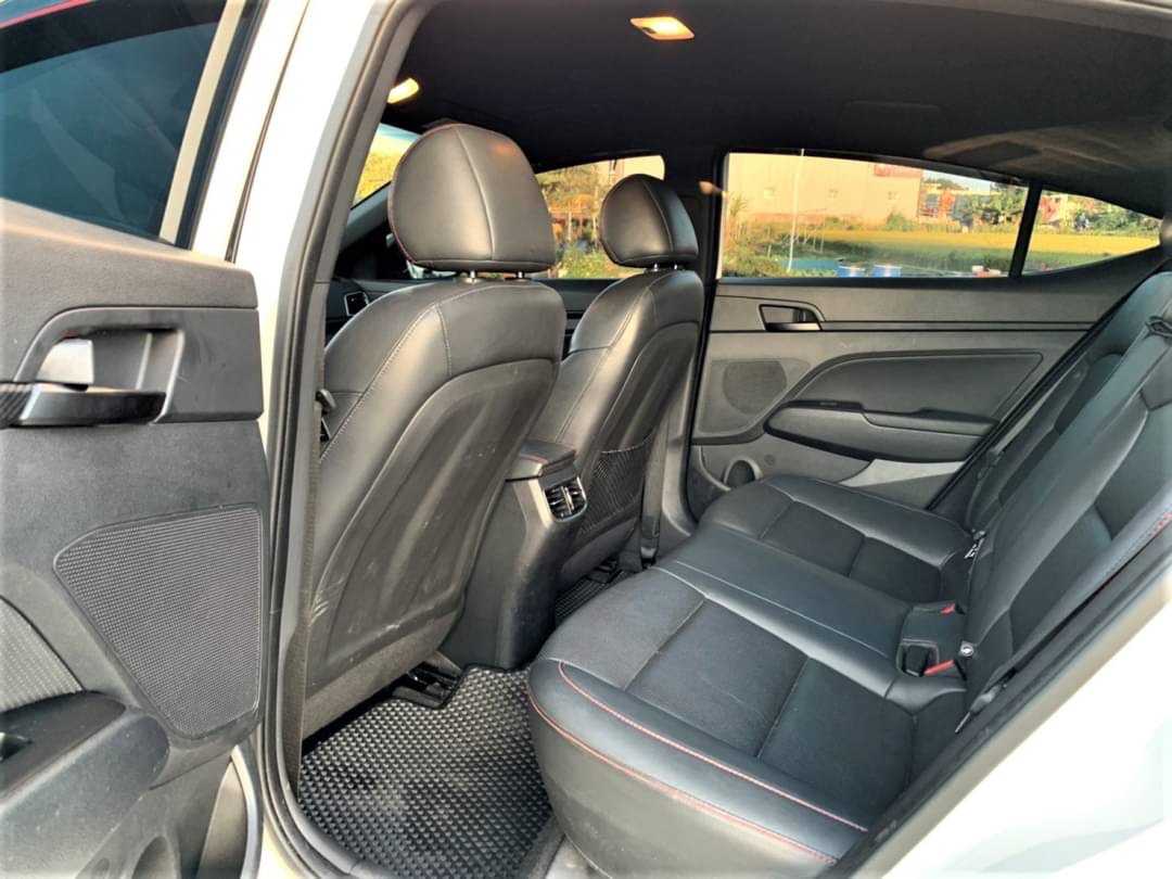 2018 Elantra 1.6 運動版 電話0909068733同LINE  第5張相片