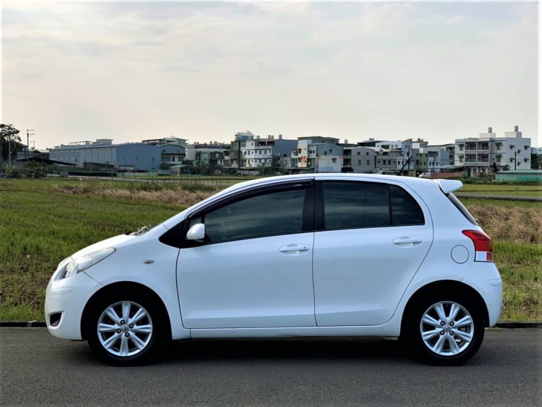 2011 Yaris G版 電話0909068733同Line   第2張相片
