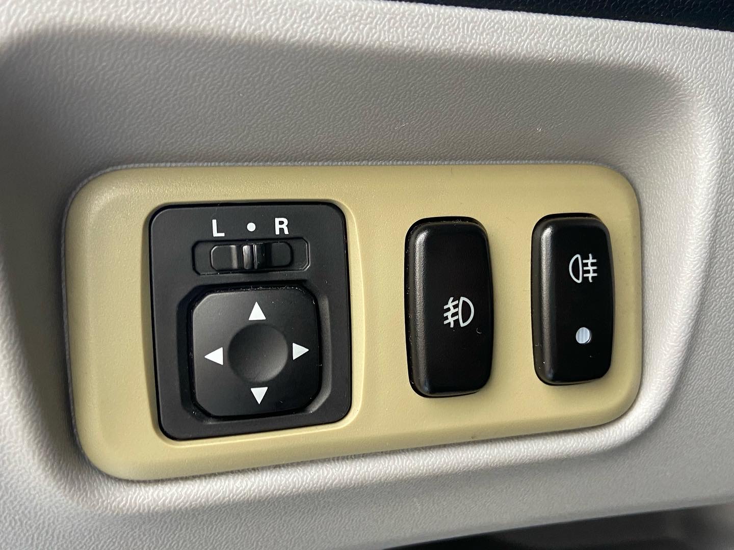 2010 Colt Plus 代步首選 電話0909068733同LINE  第7張相片