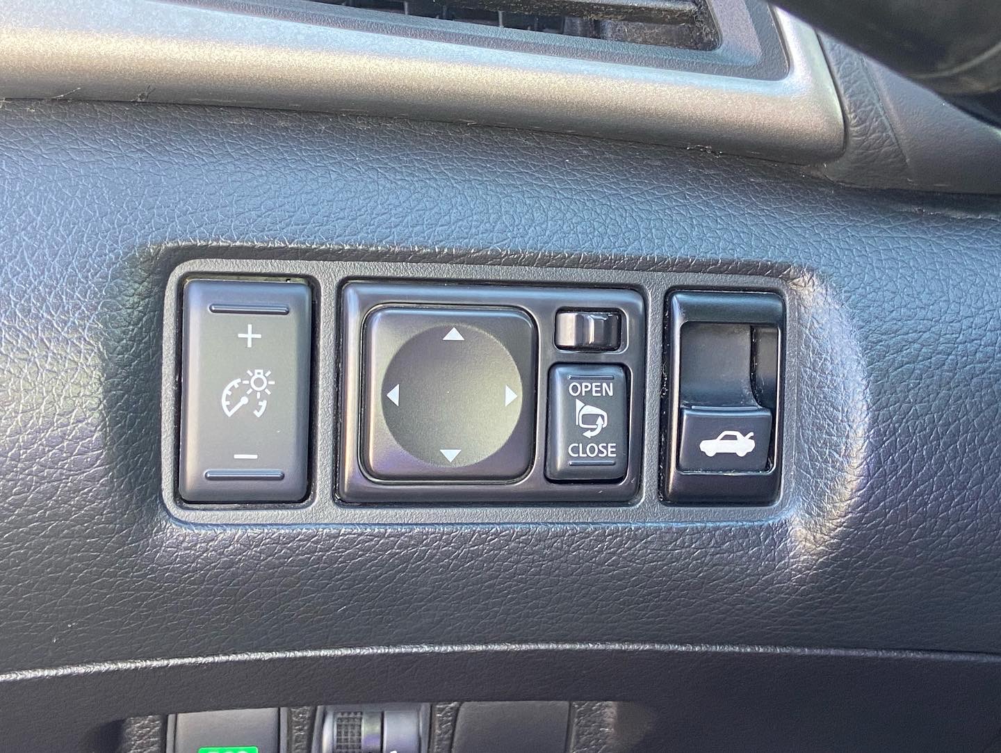2013 Sentra 電話0909068733 同LINE 阿程  第6張相片