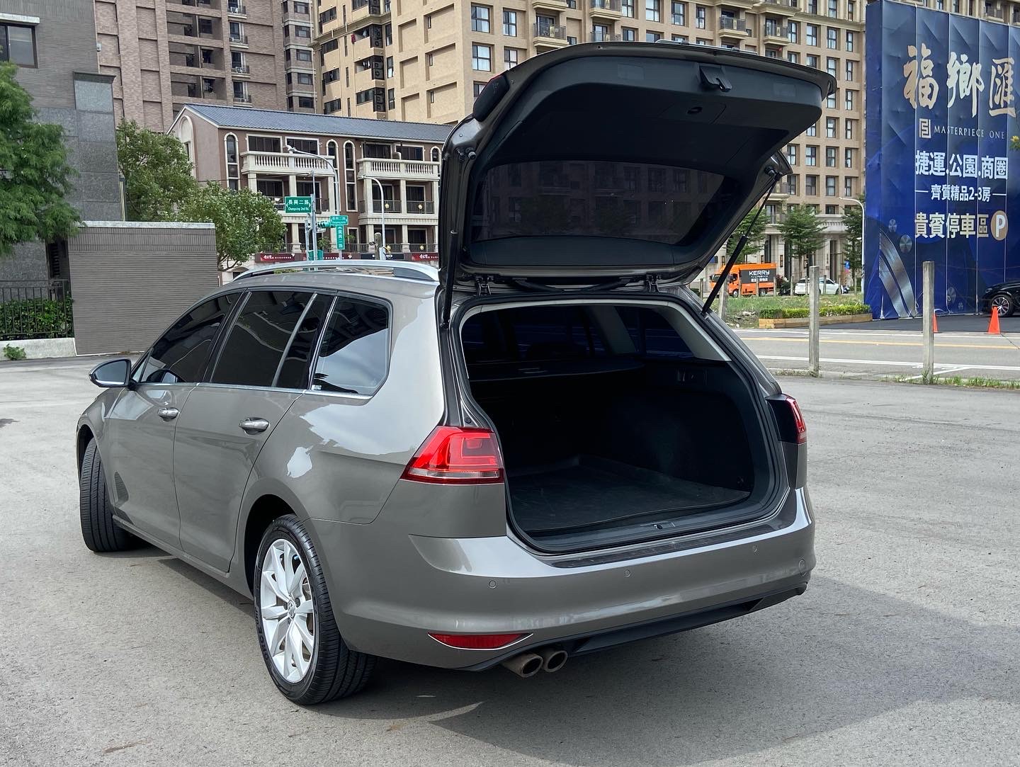 2015 Golf 旅行車 電話0909068733同LINE  第2張相片