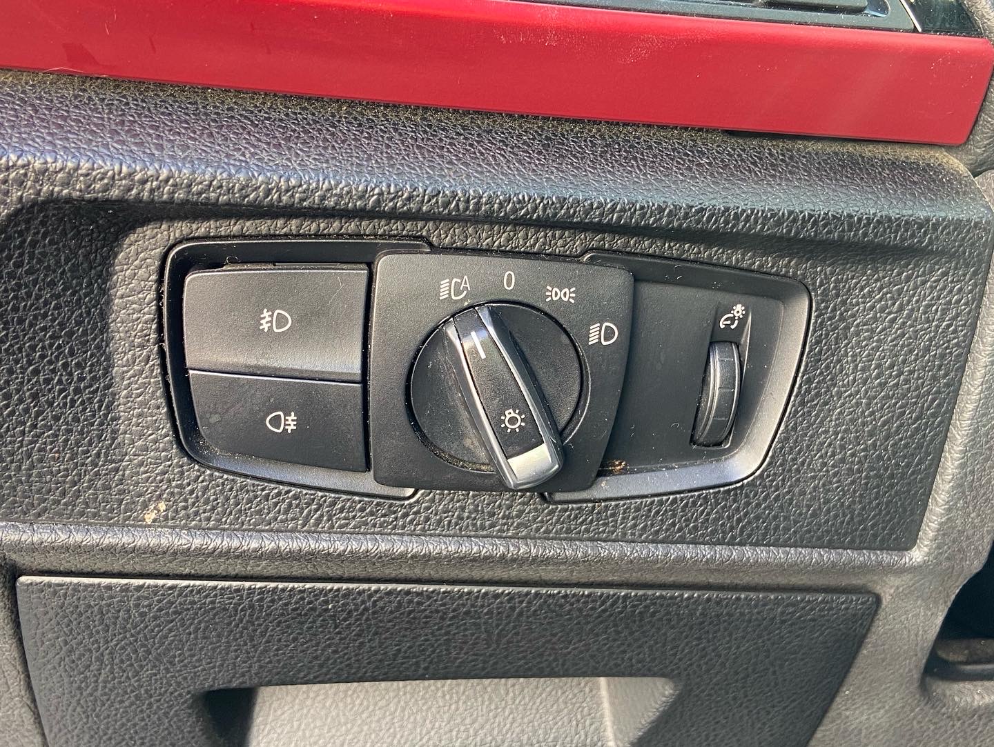 2015 BMW 118I 市場最低價 電話0909068733同LINE  第5張相片