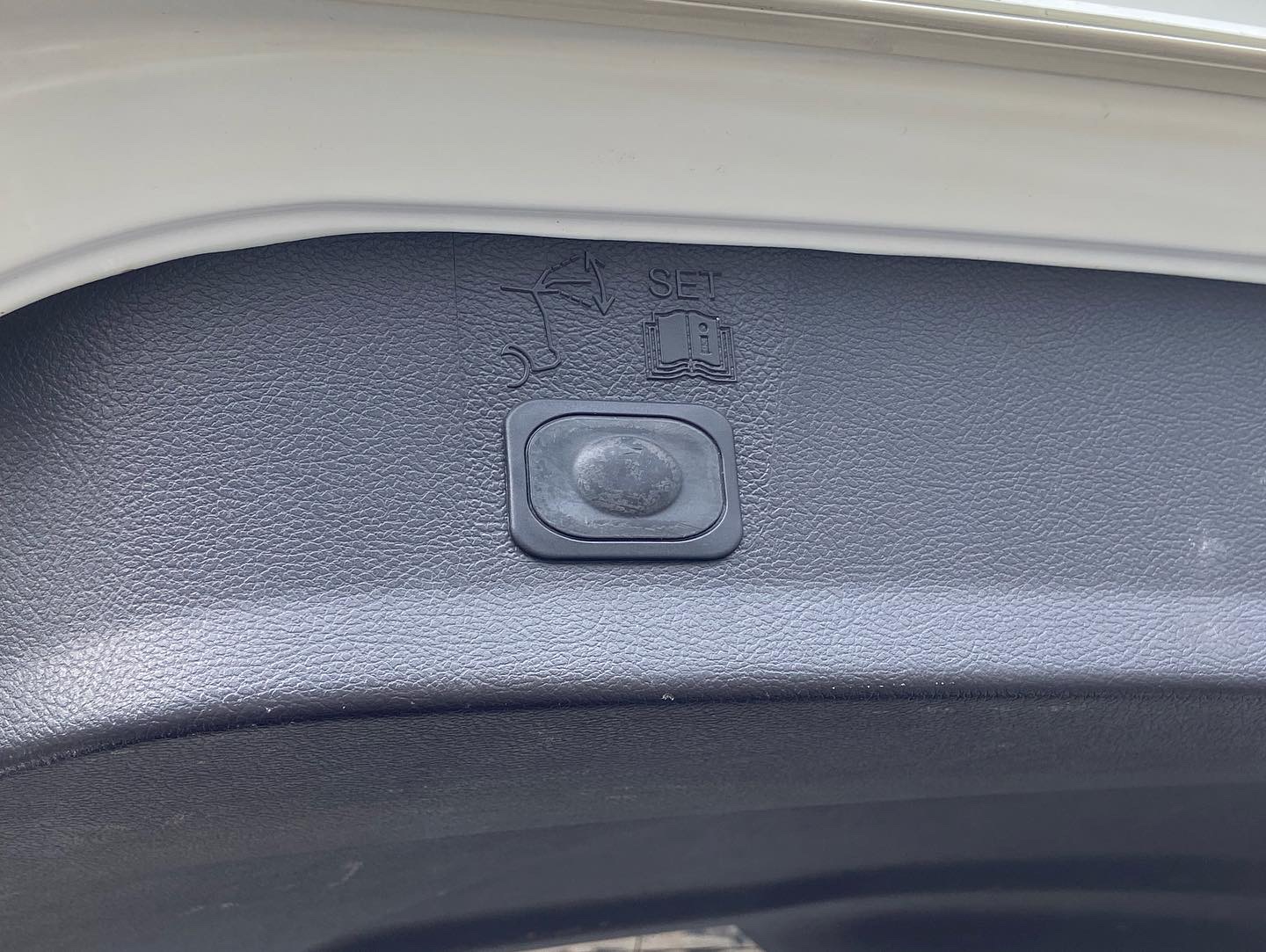 2014 Kuga 1.6 頂級 原版件 電話0909068733 同LINE 阿程  第7張相片