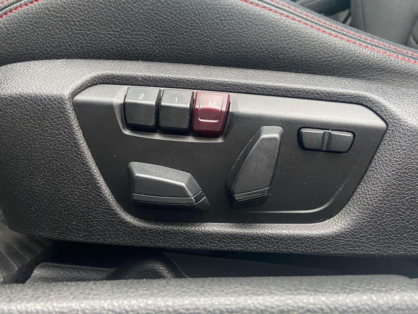 2012 Bmw 320 電話0909068733 同LINE 阿程  第4張相片